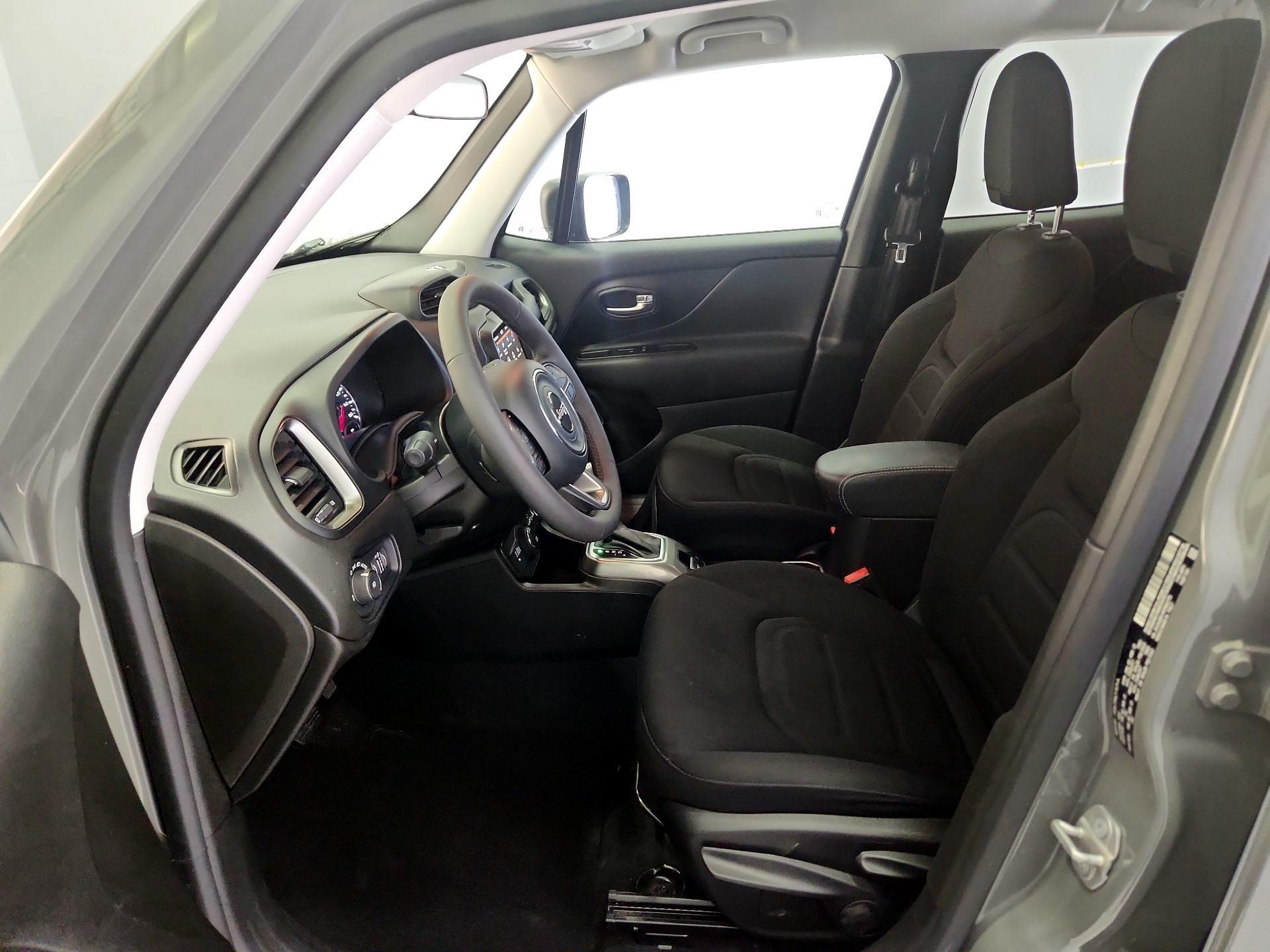 Thumbnail: 2022 Jeep Renegade - 11