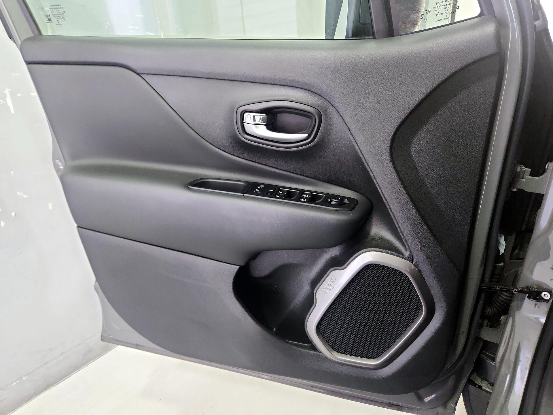 Thumbnail: 2022 Jeep Renegade - 12