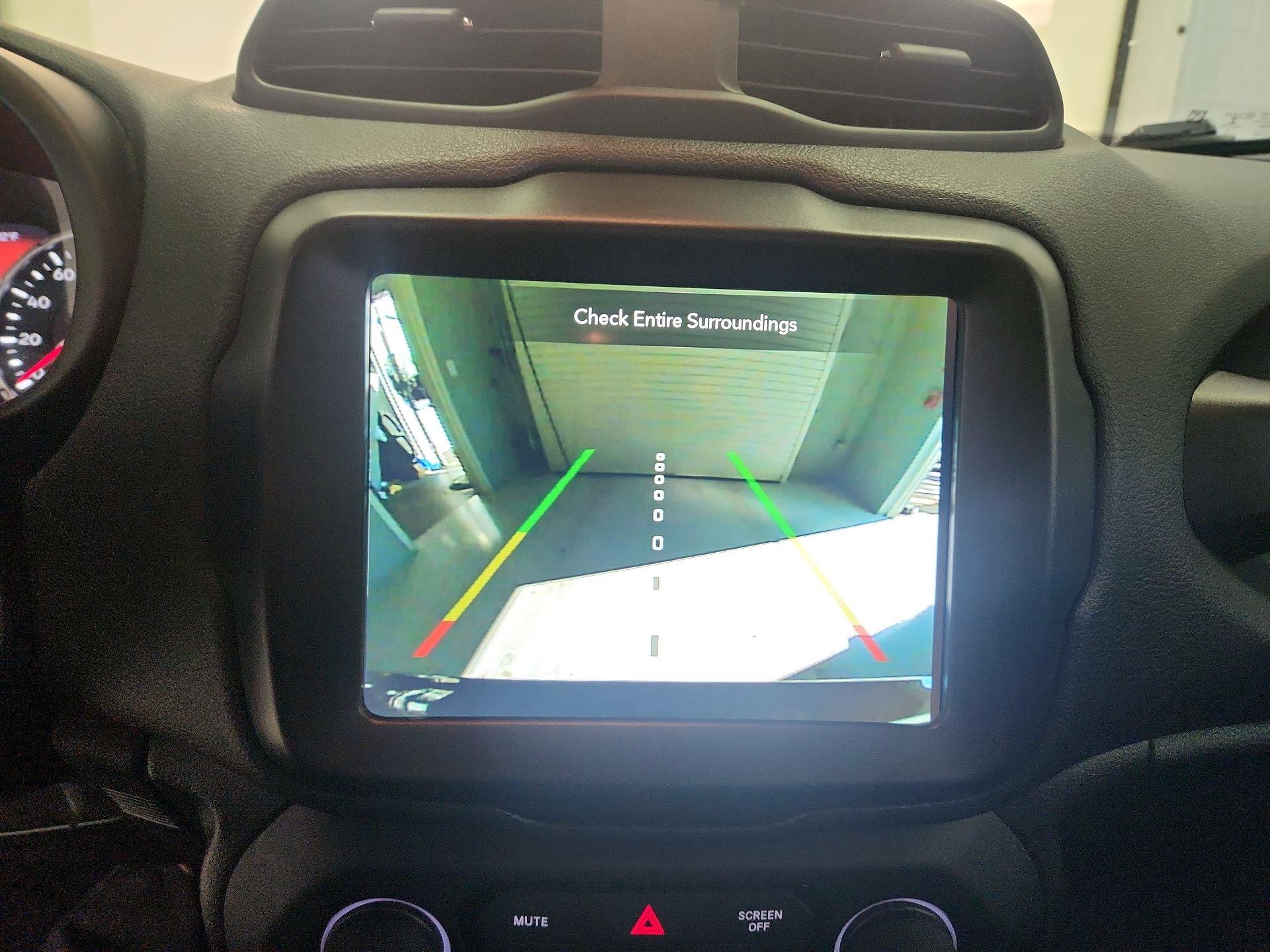 Thumbnail: 2022 Jeep Renegade - 14