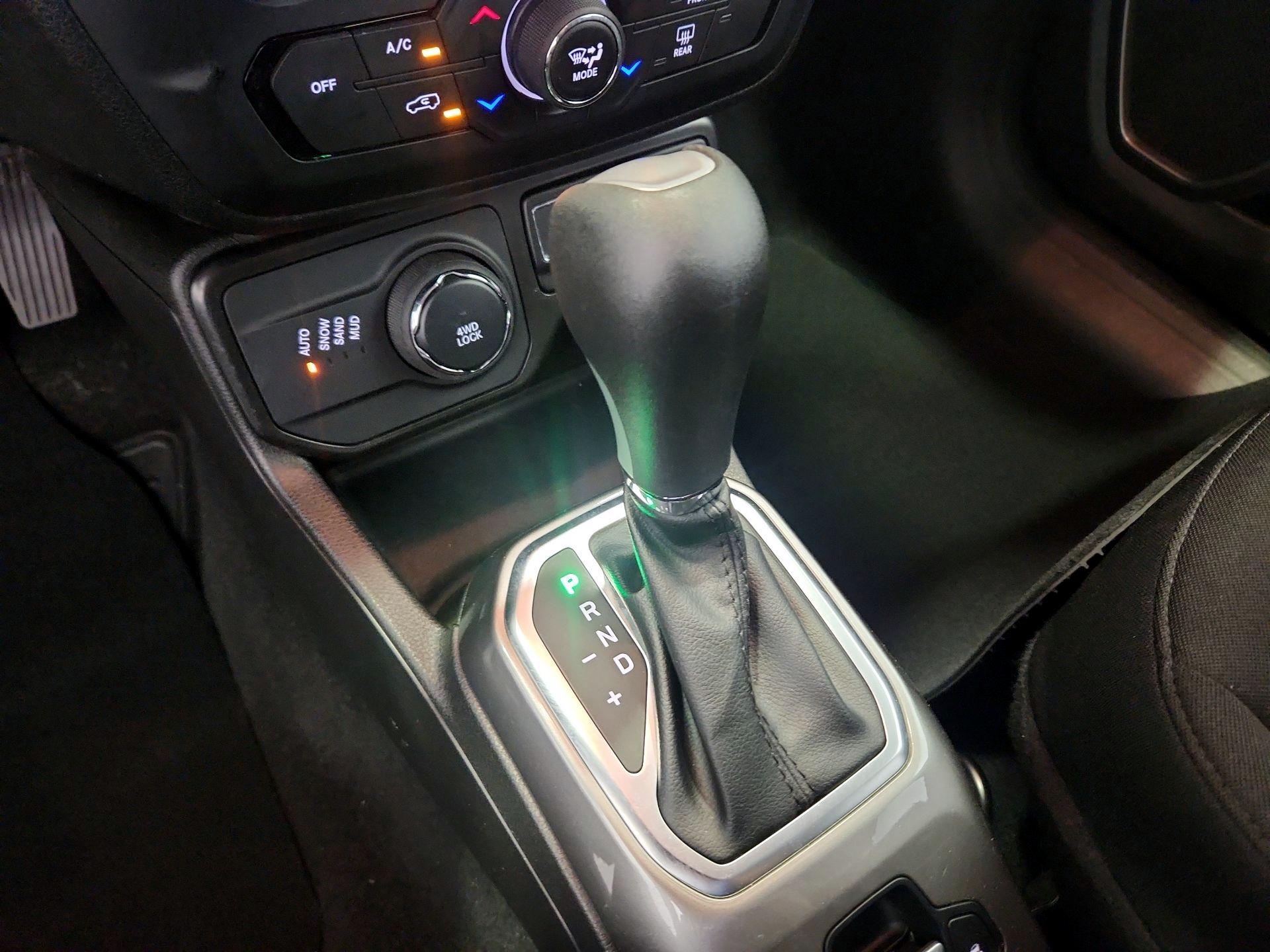 Thumbnail: 2022 Jeep Renegade - 17