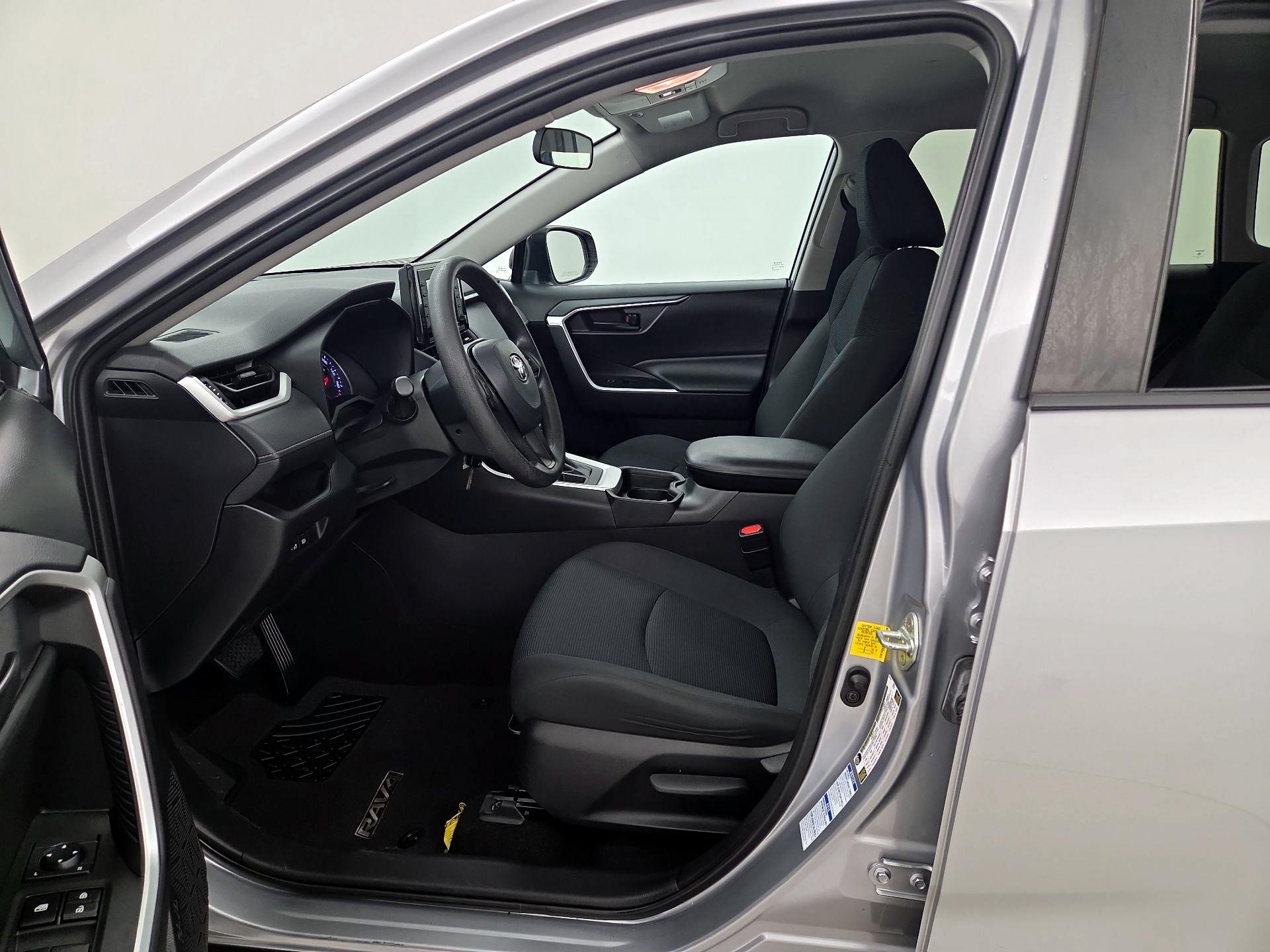 Thumbnail: 2020 Toyota RAV4 - 11