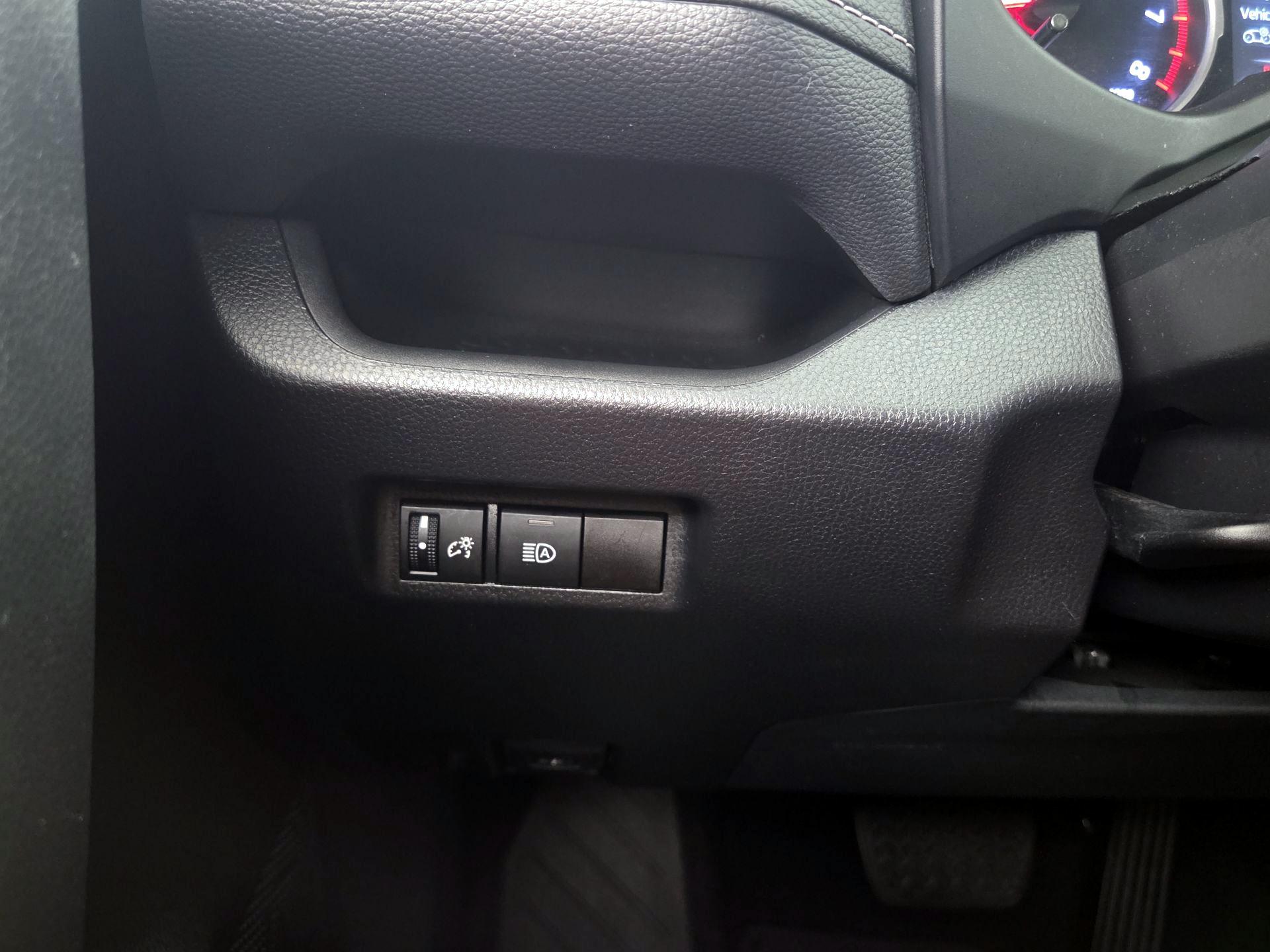 Thumbnail: 2020 Toyota RAV4 - 13