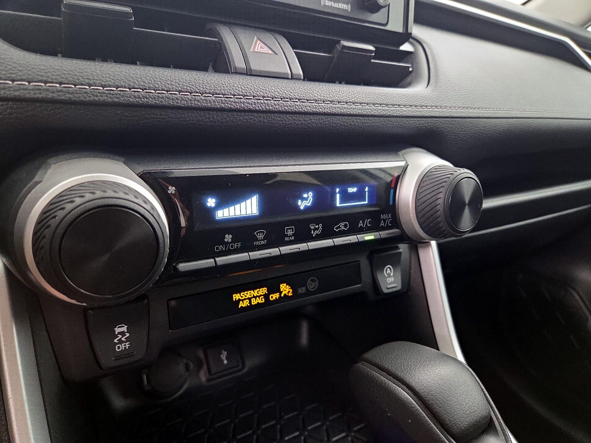 Thumbnail: 2020 Toyota RAV4 - 16