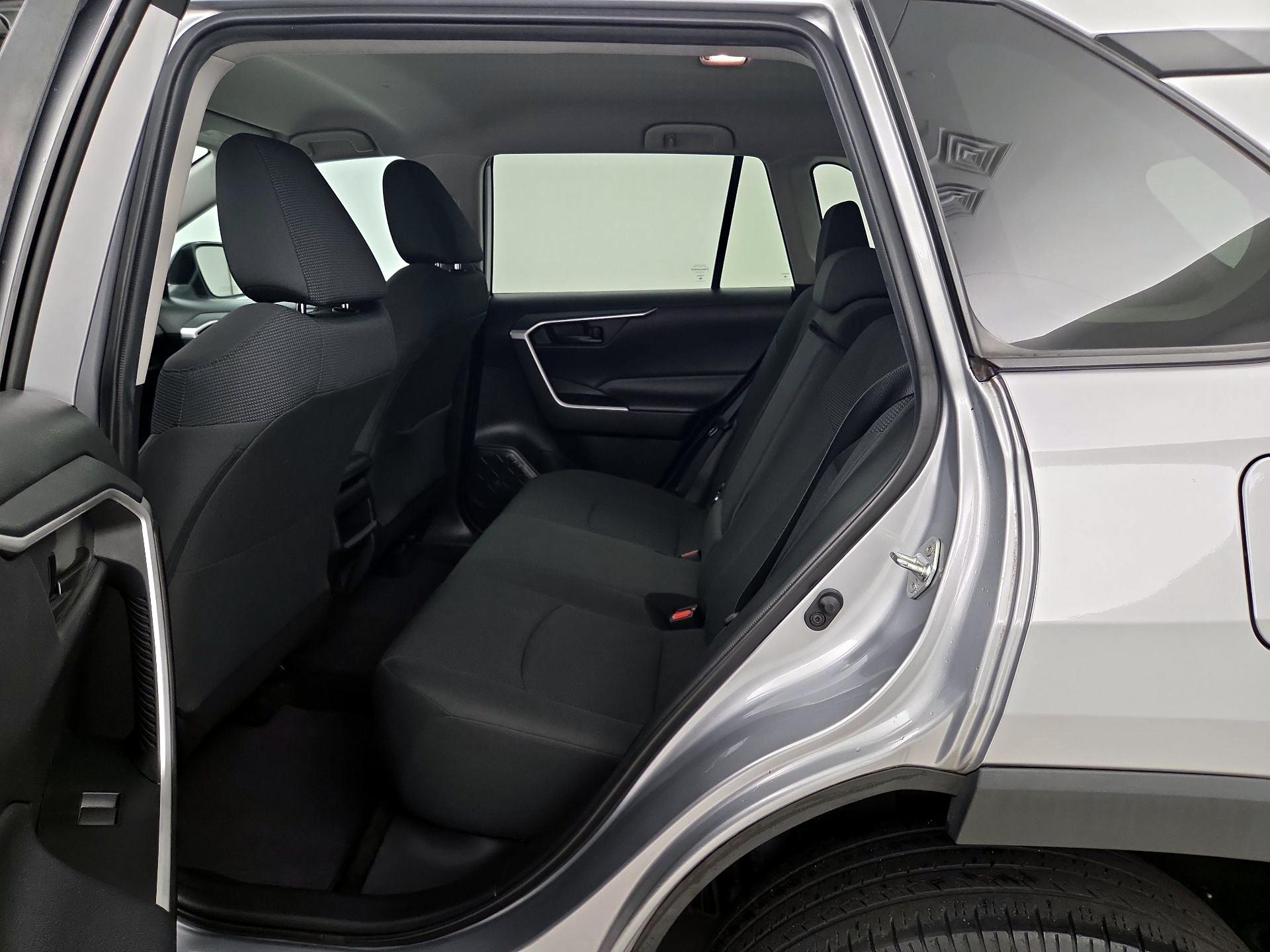 Thumbnail: 2020 Toyota RAV4 - 19