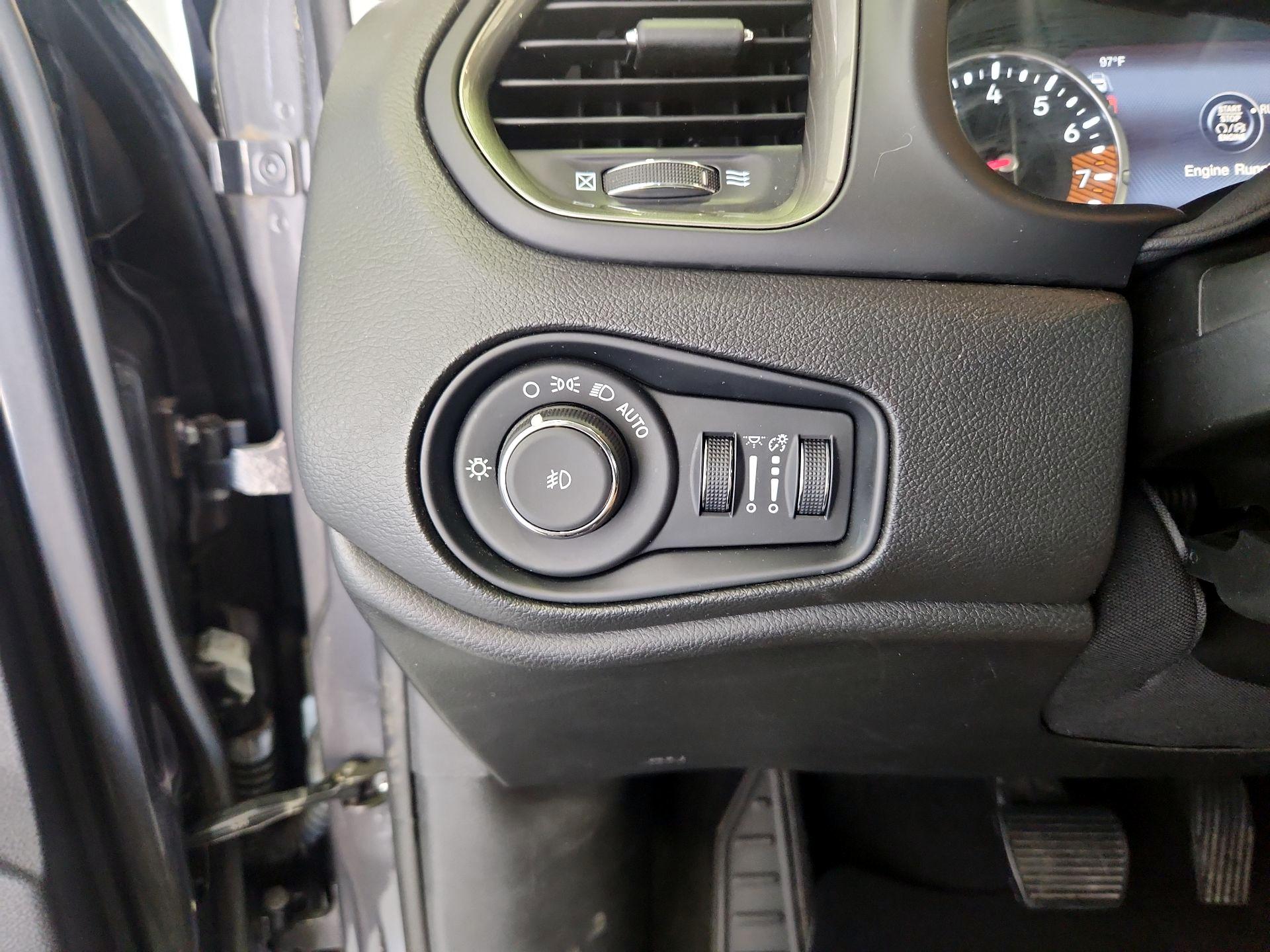 Thumbnail: 2022 Jeep Renegade - 13