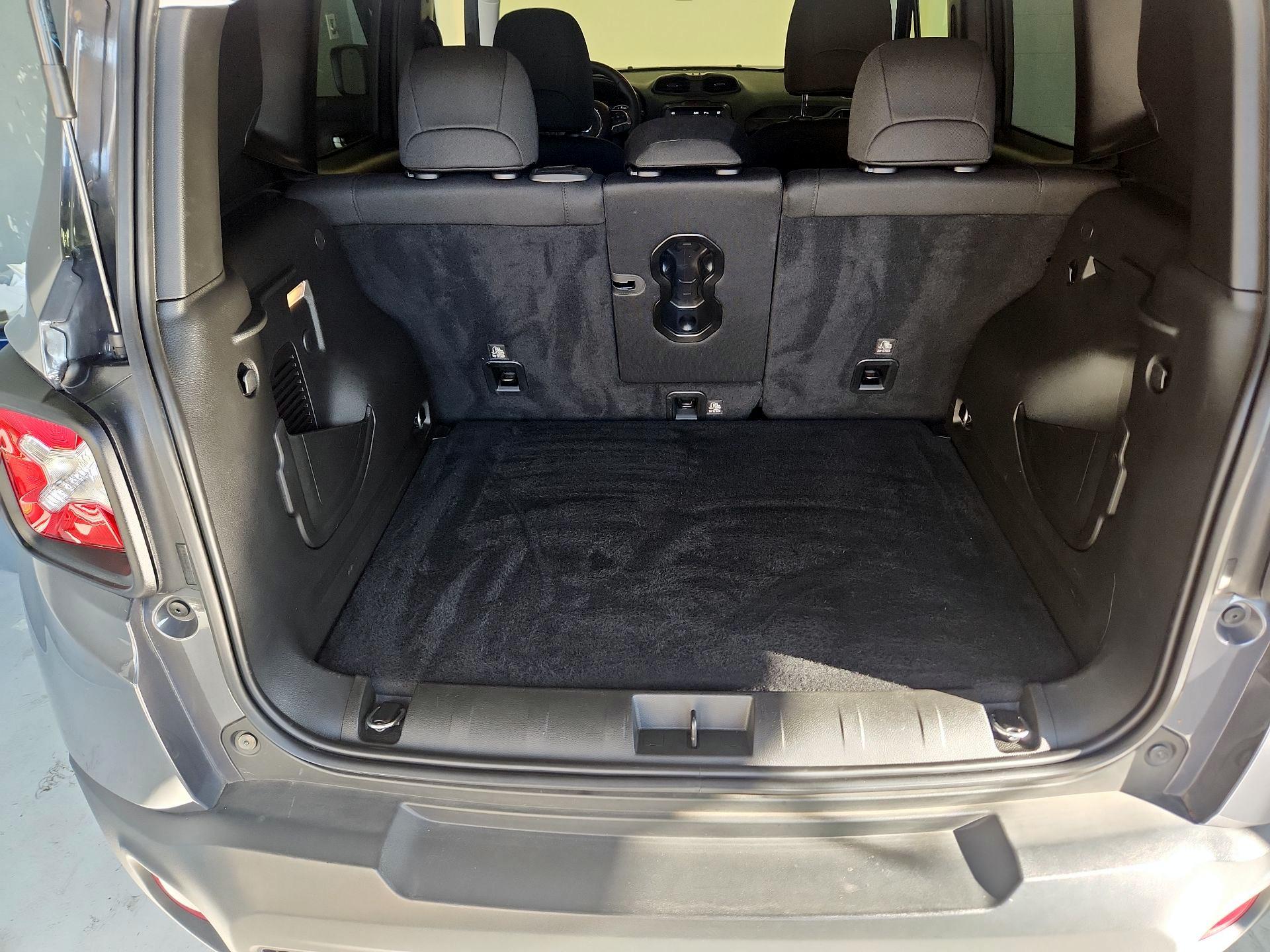 Thumbnail: 2022 Jeep Renegade - 20