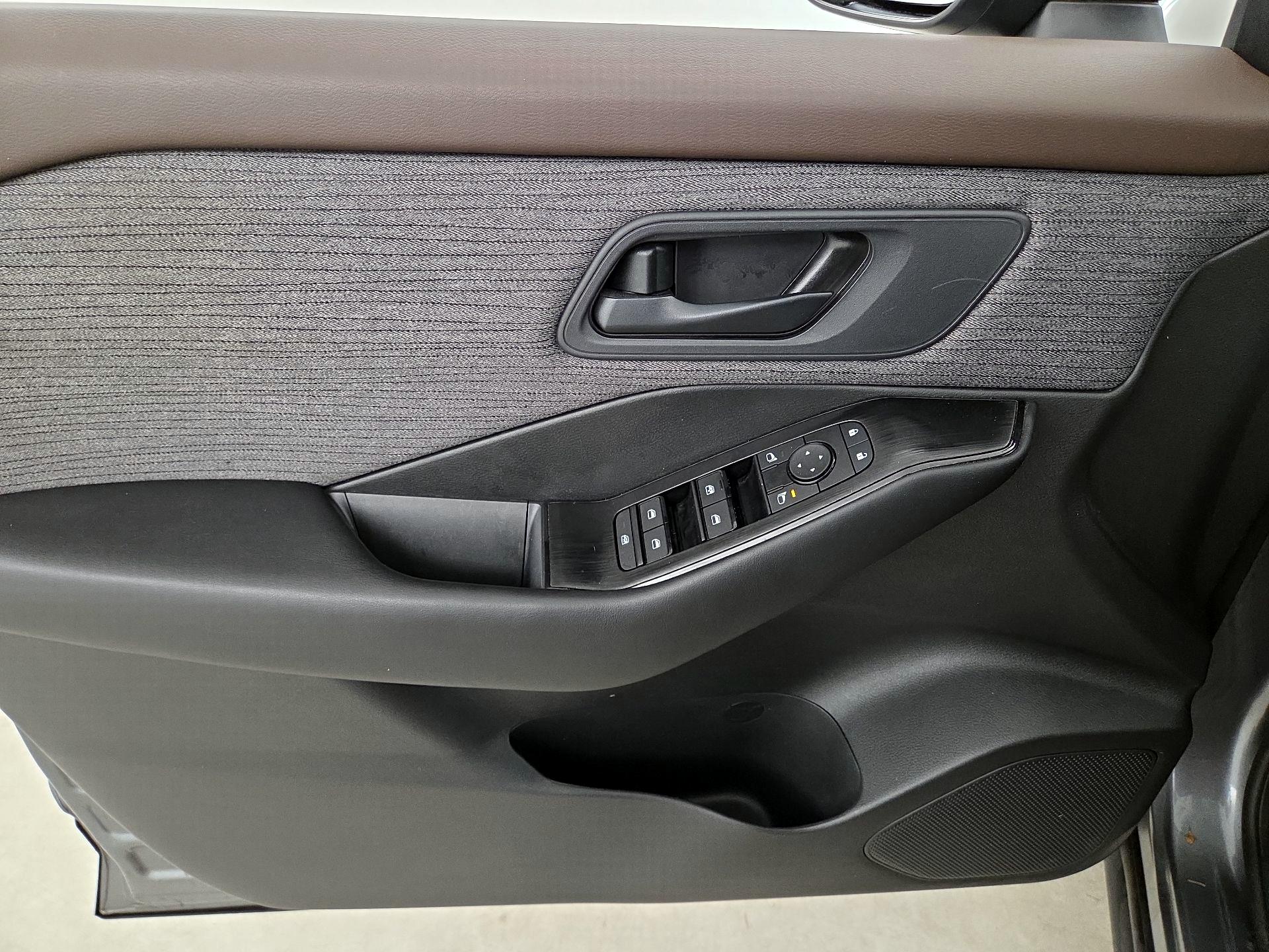 Thumbnail: 2023 Nissan Rogue - 12