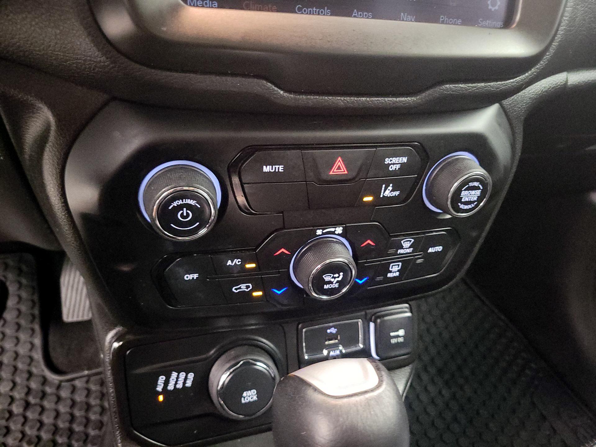 Thumbnail: 2022 Jeep Renegade - 15