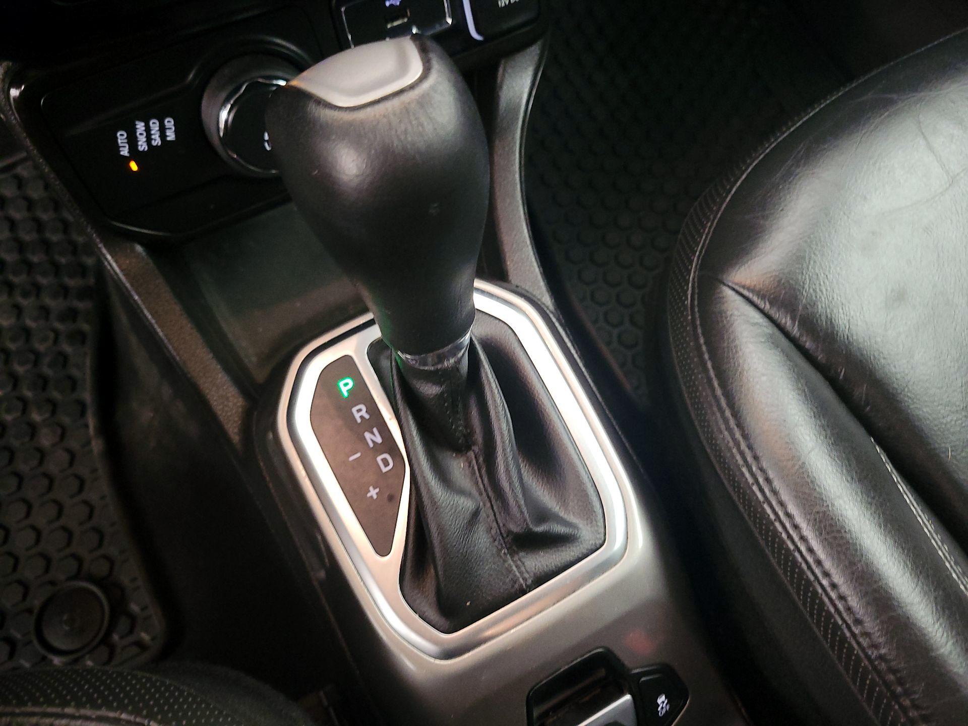 Thumbnail: 2022 Jeep Renegade - 16