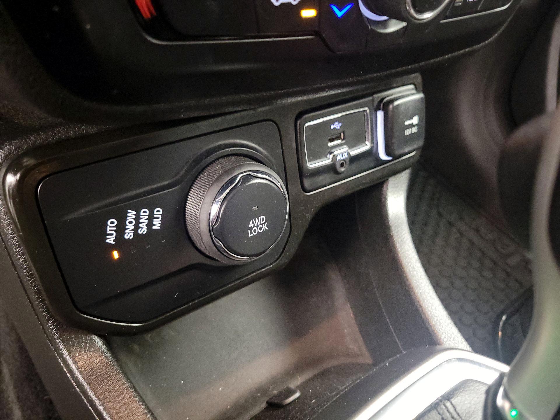 Thumbnail: 2022 Jeep Renegade - 17