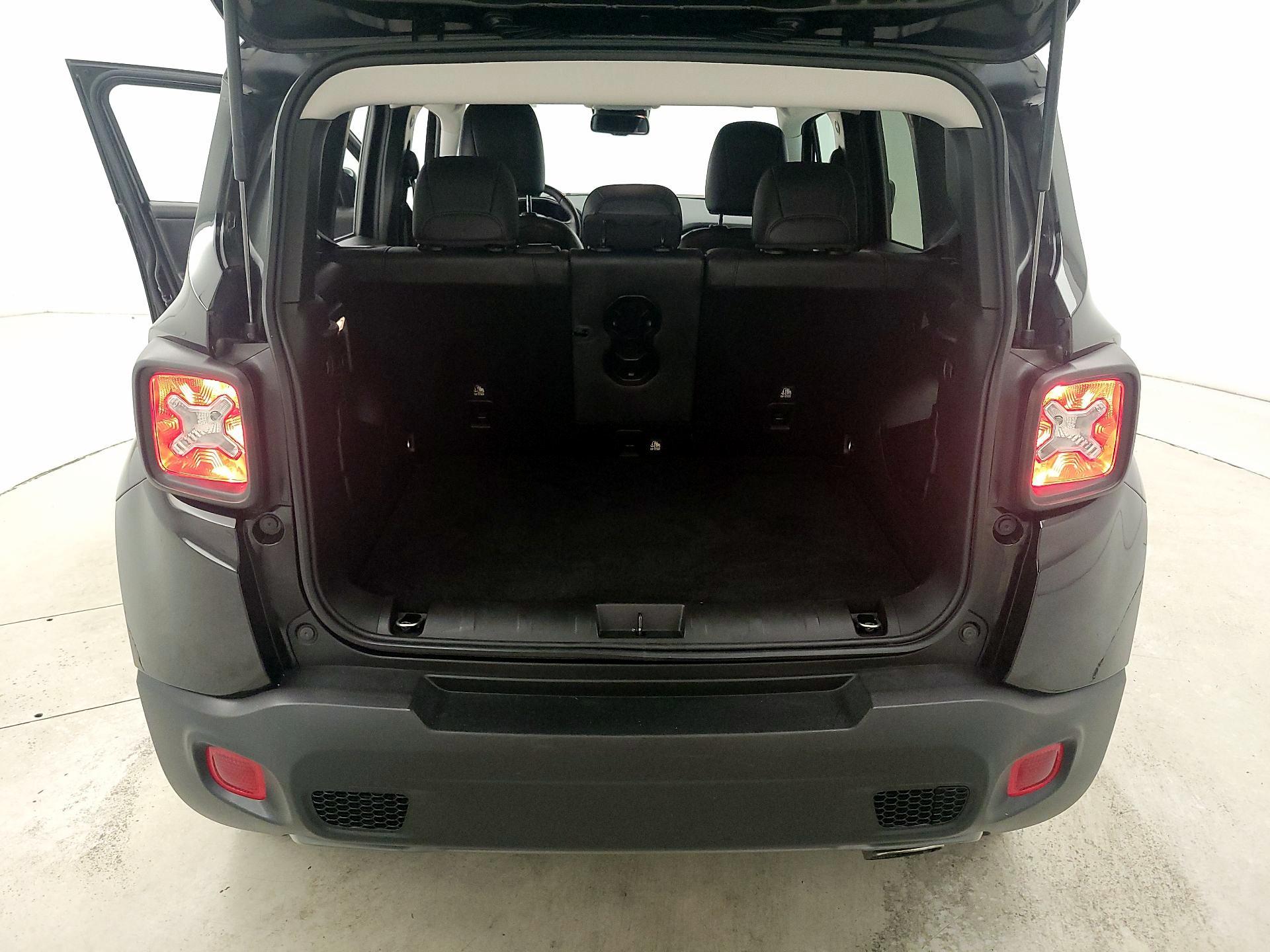 Thumbnail: 2022 Jeep Renegade - 19