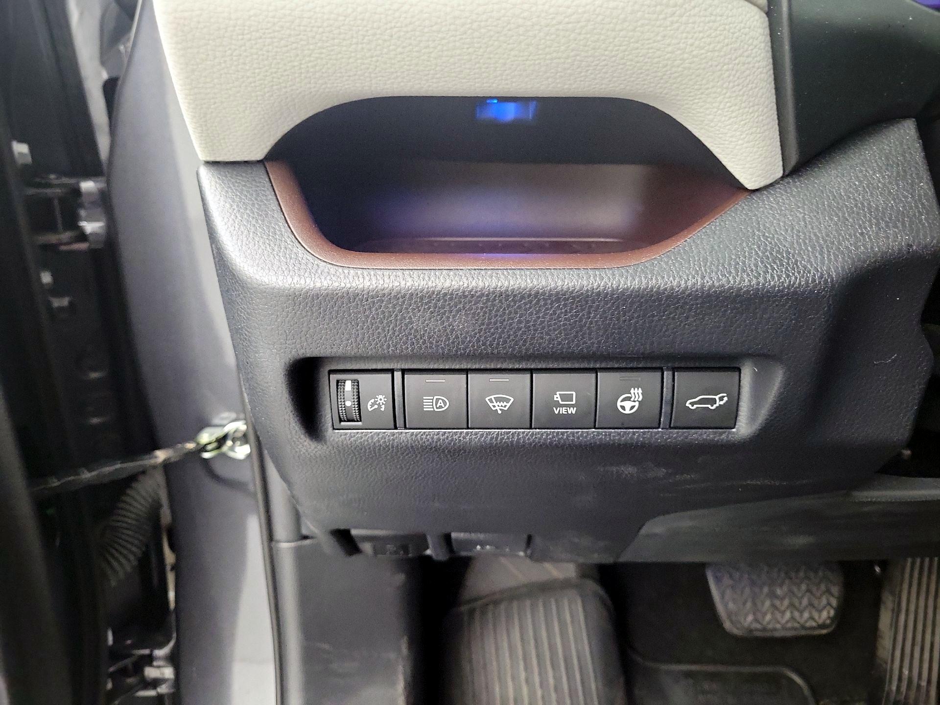 Thumbnail: 2020 Toyota RAV4 - 13