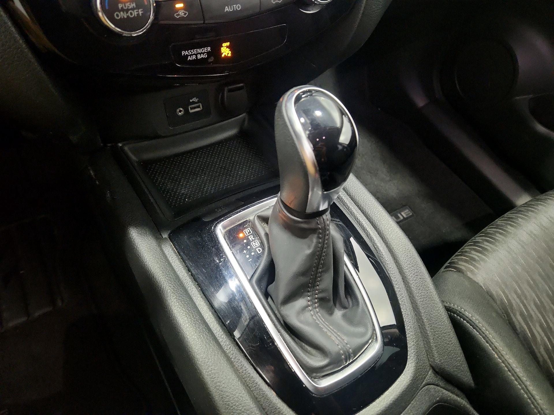 Thumbnail: 2020 Nissan Rogue - 17