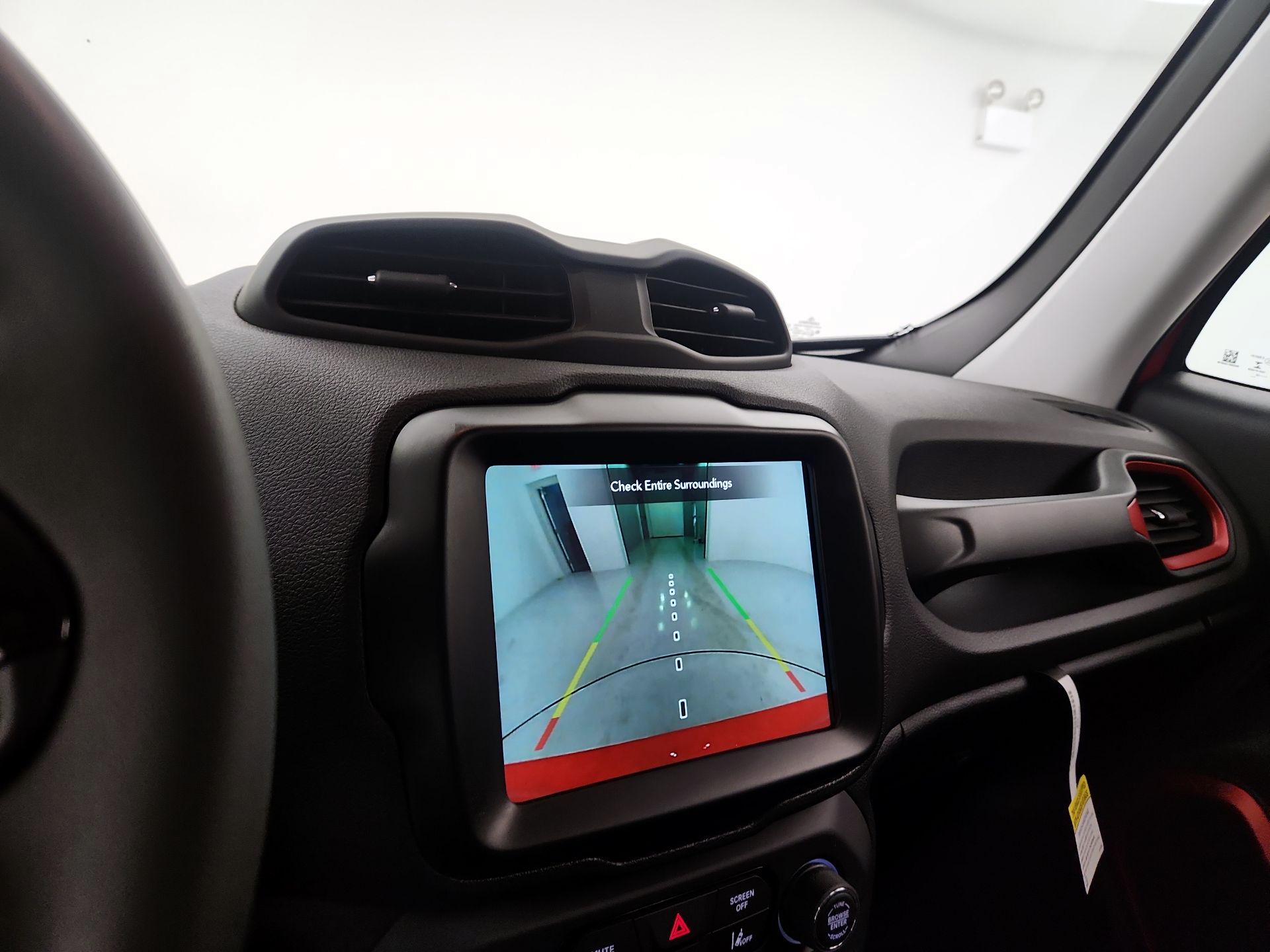 Thumbnail: 2022 Jeep Renegade - 15