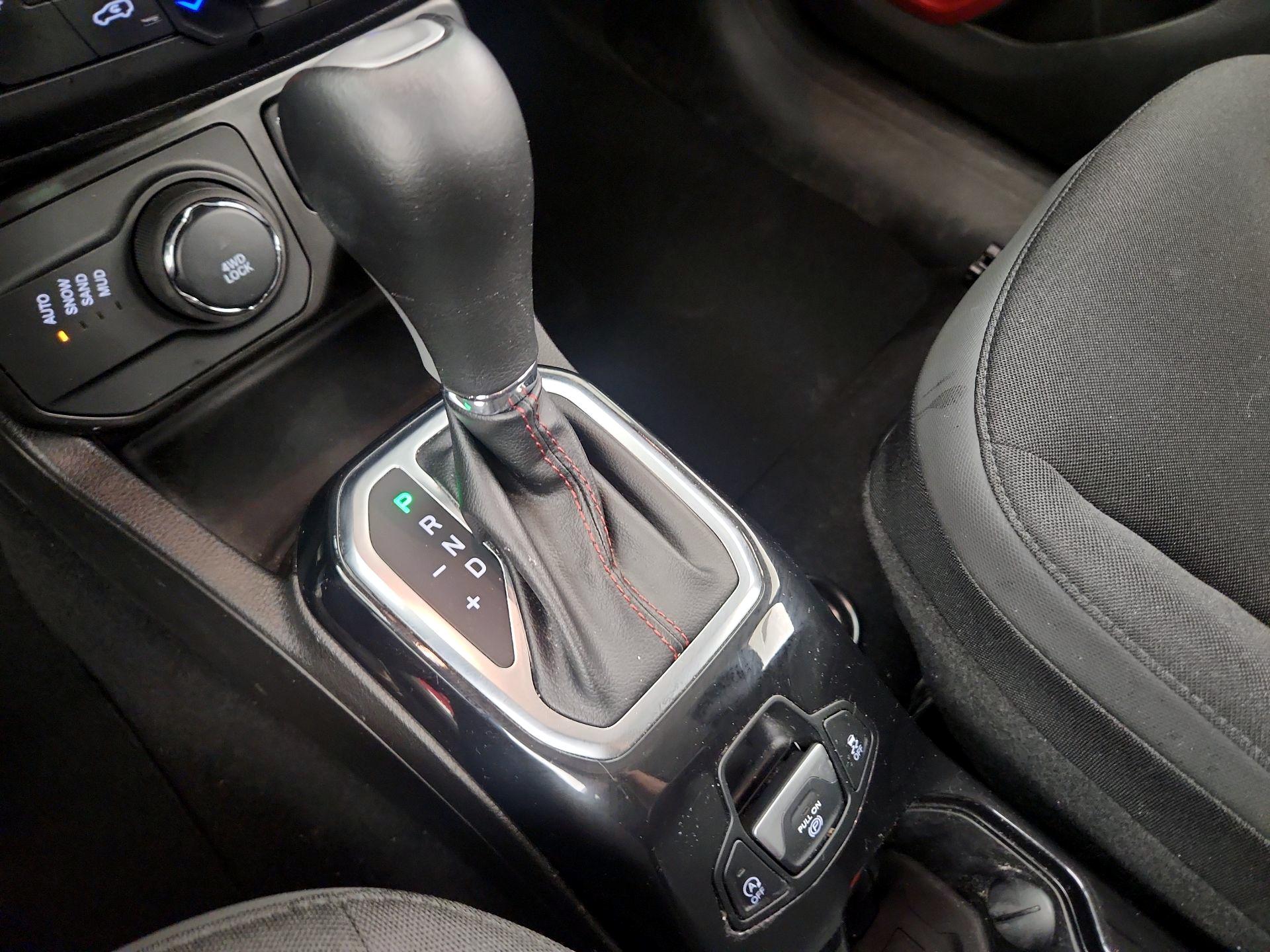 Thumbnail: 2022 Jeep Renegade - 18