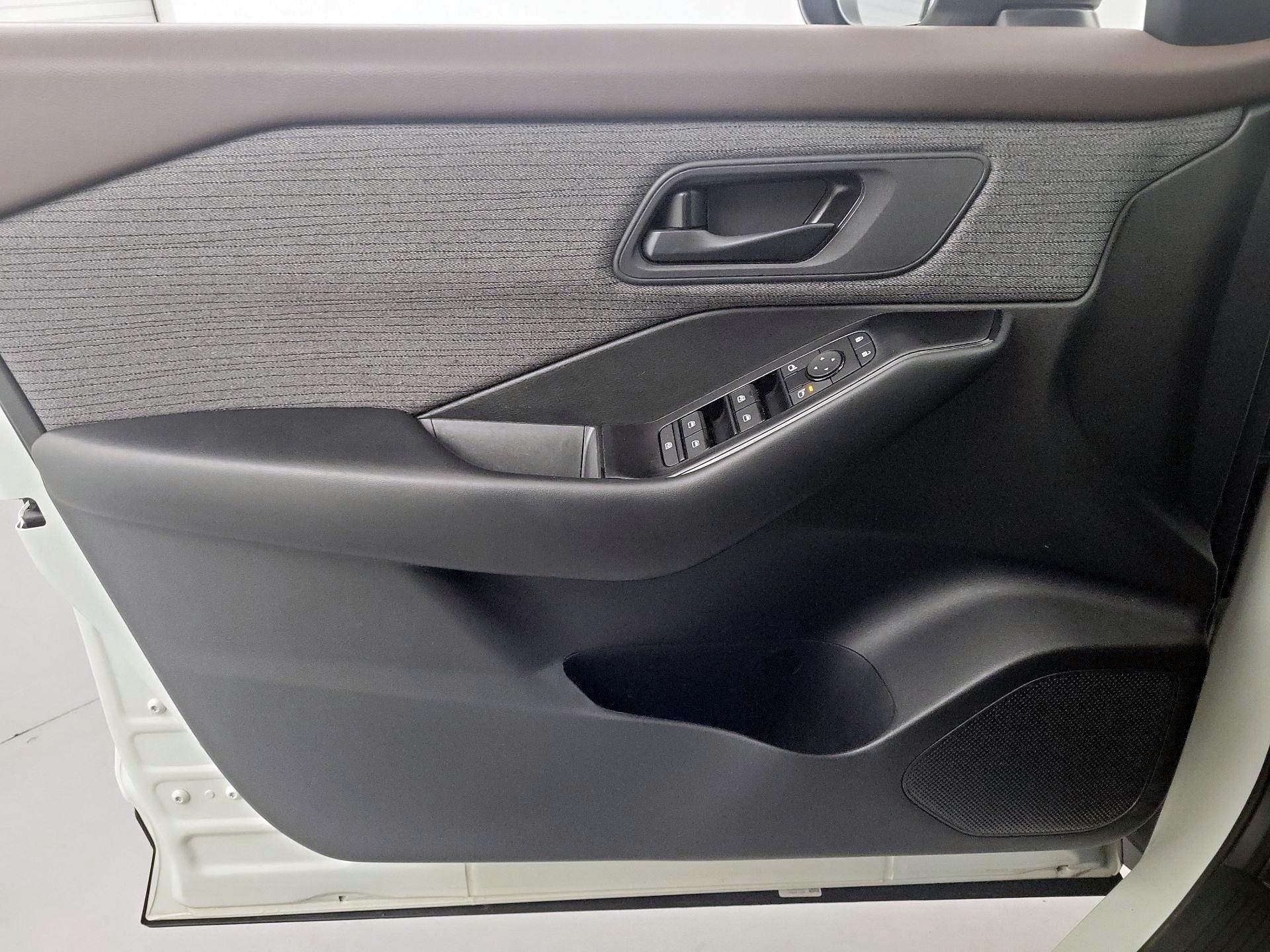 Thumbnail: 2023 Nissan Rogue - 12