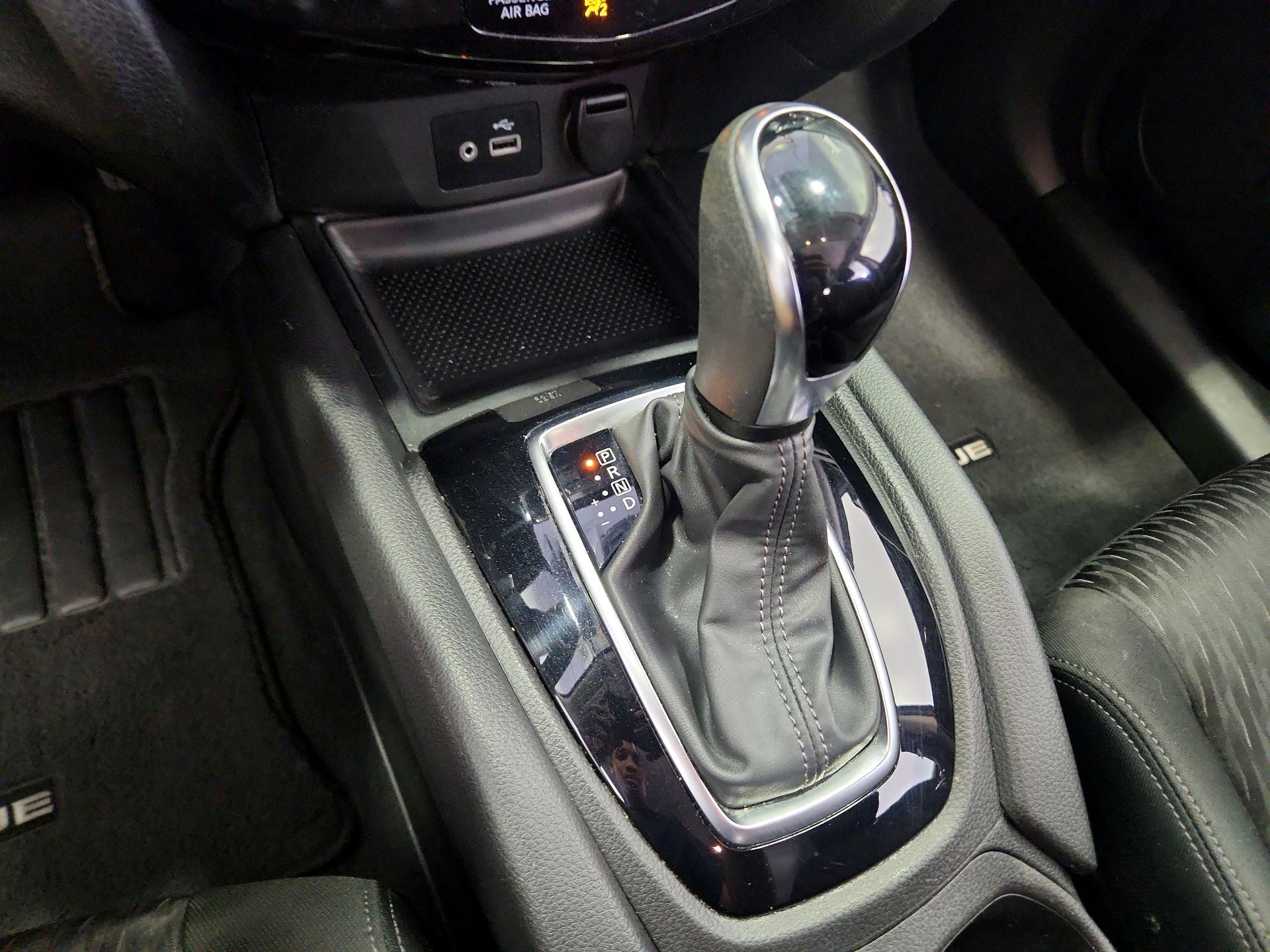 Thumbnail: 2020 Nissan Rogue - 17