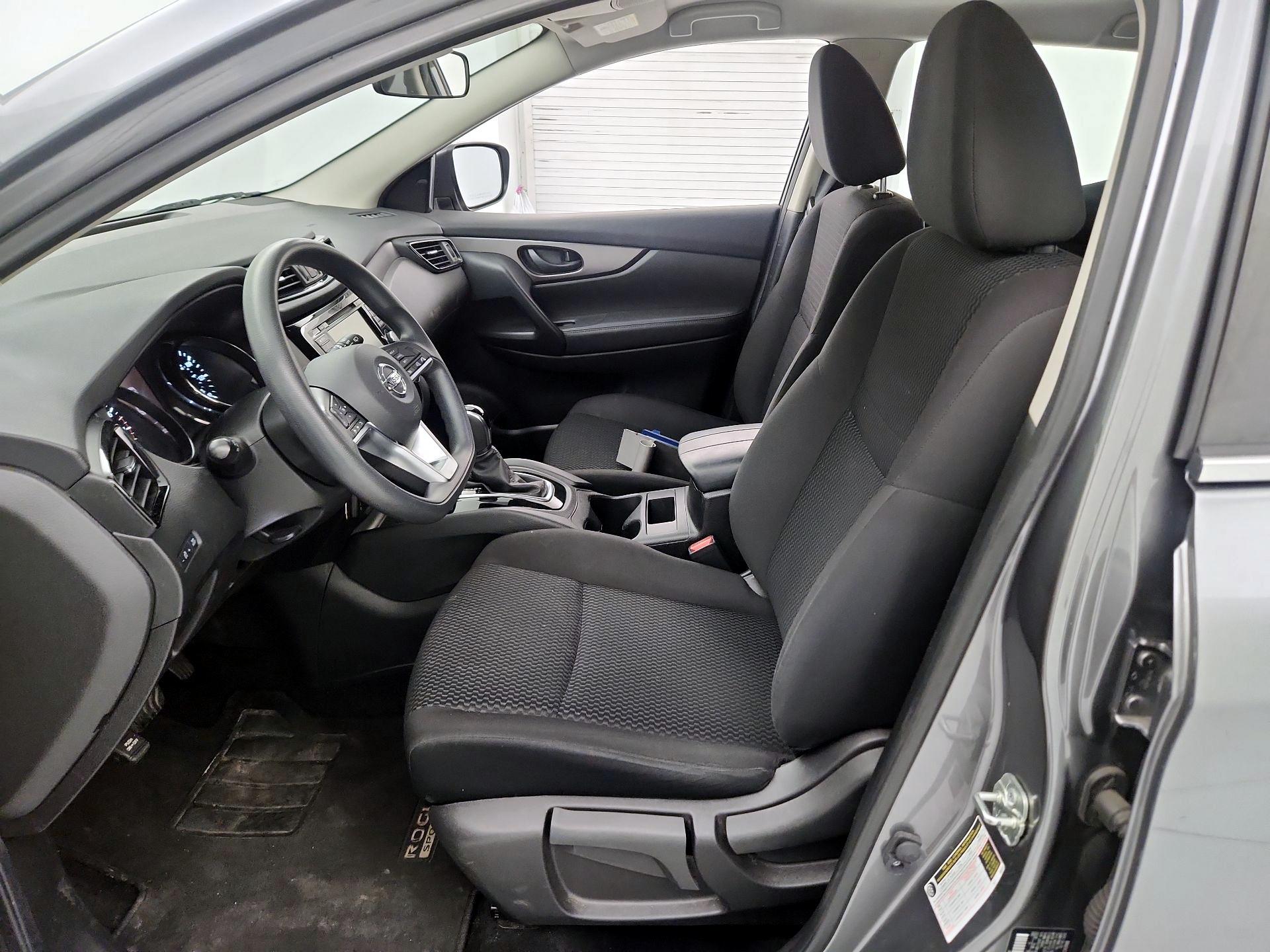 Thumbnail: 2020 Nissan Rogue Sport - 11