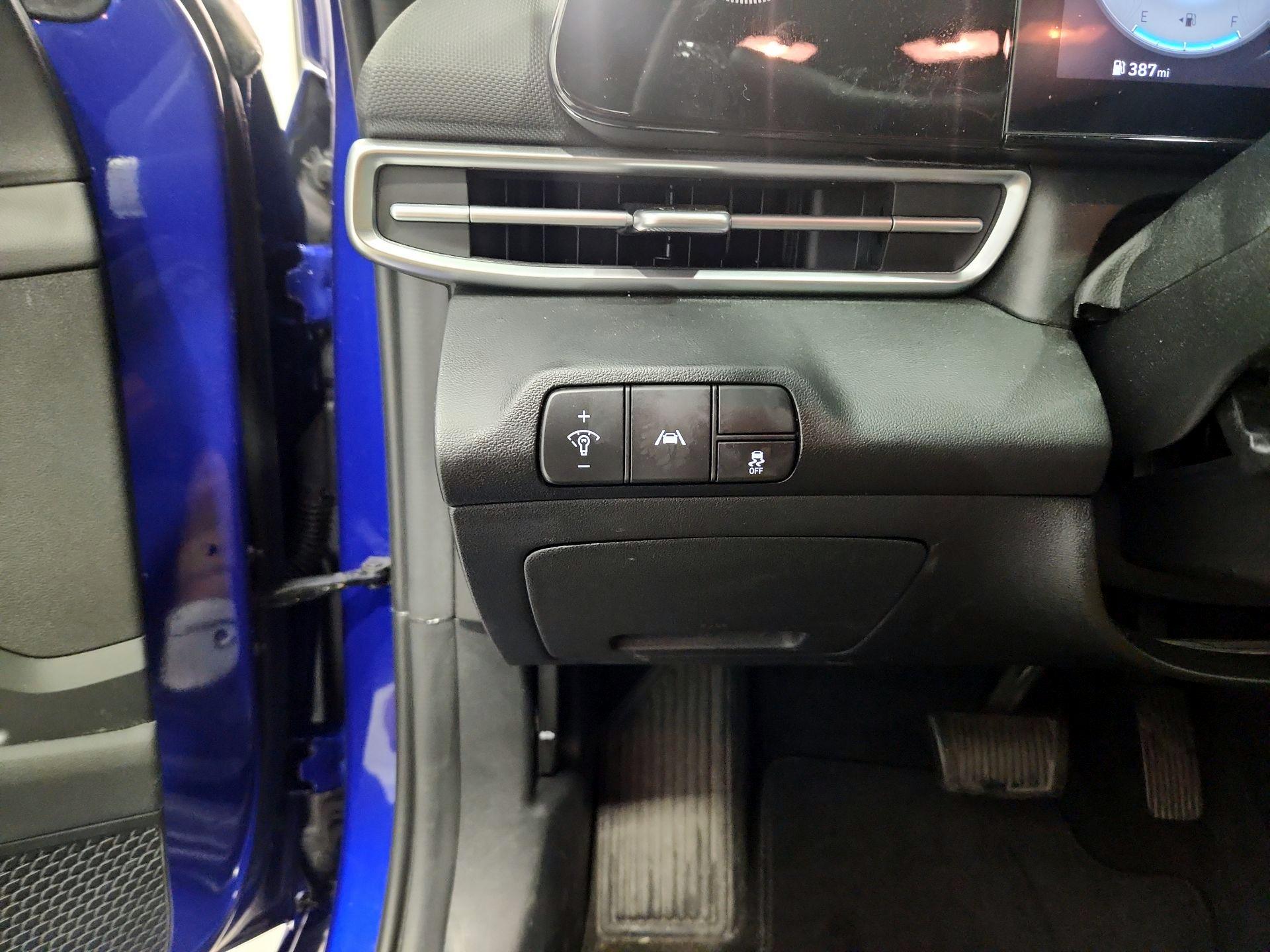 Thumbnail: 2023 Hyundai Elantra - 13