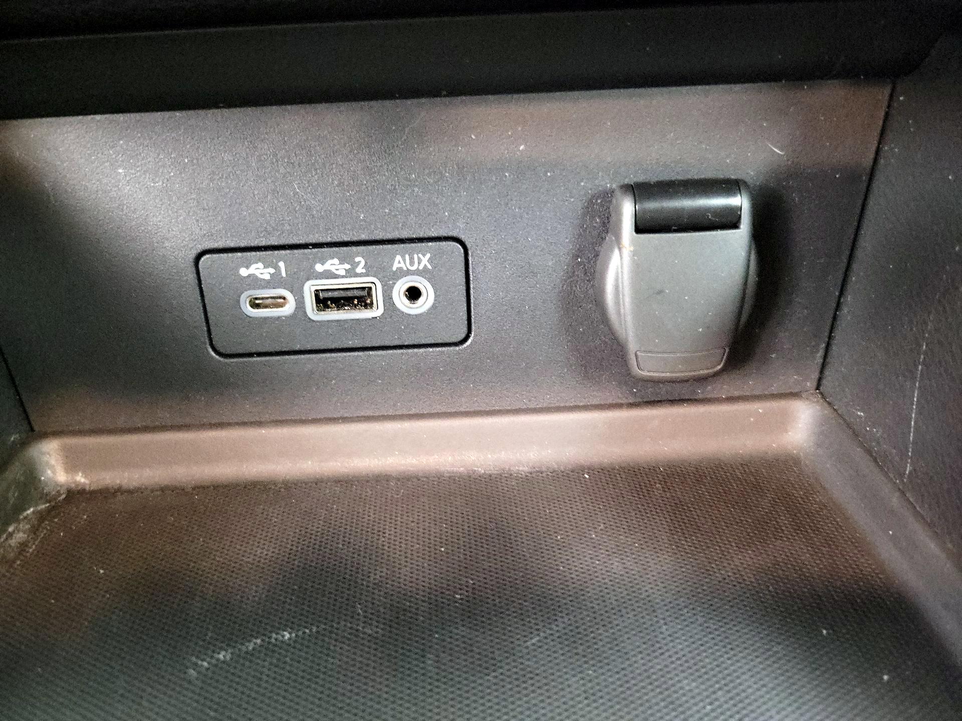 Thumbnail: 2022 Nissan Sentra - 18