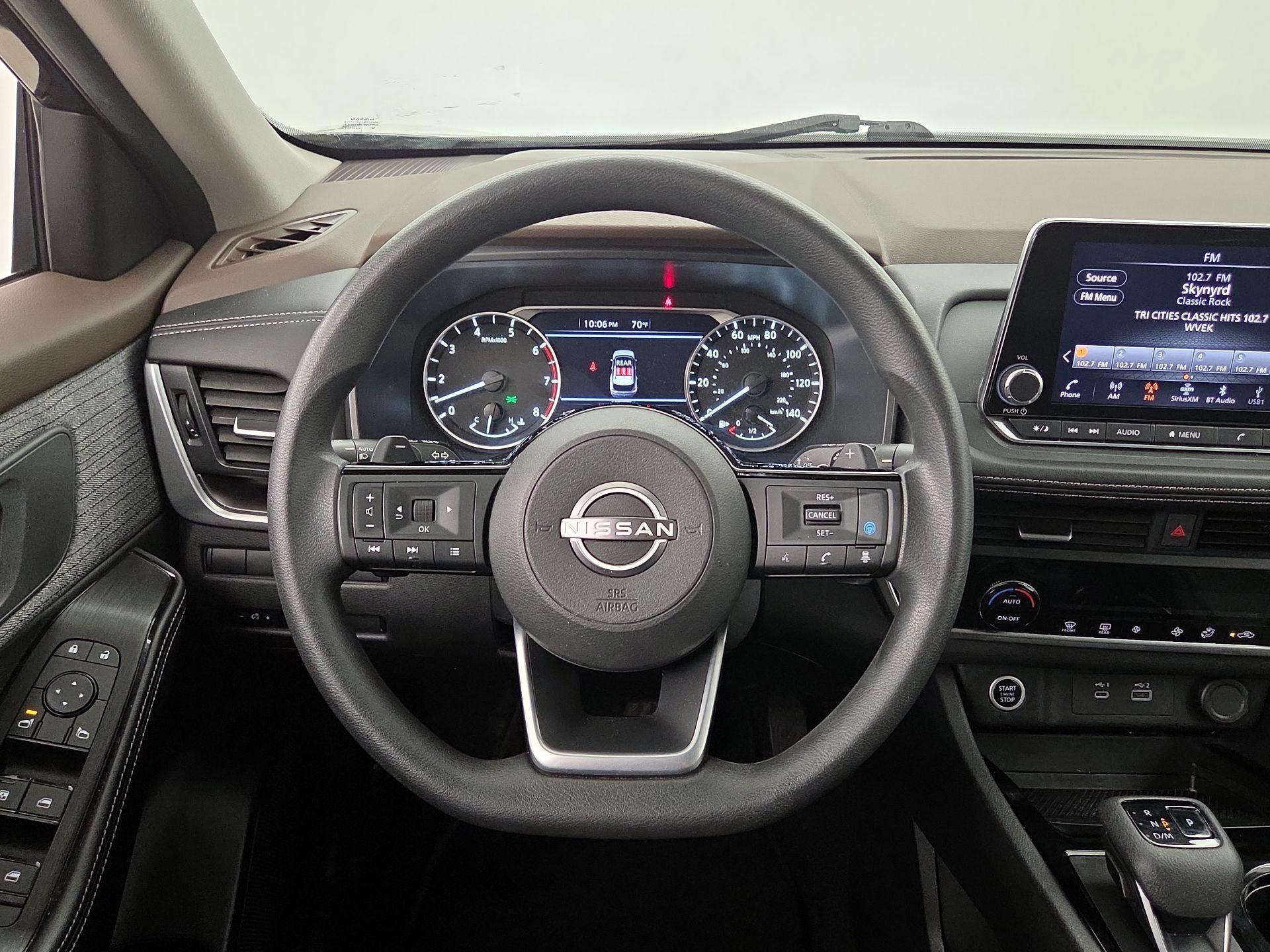Thumbnail: 2023 Nissan Rogue - 10