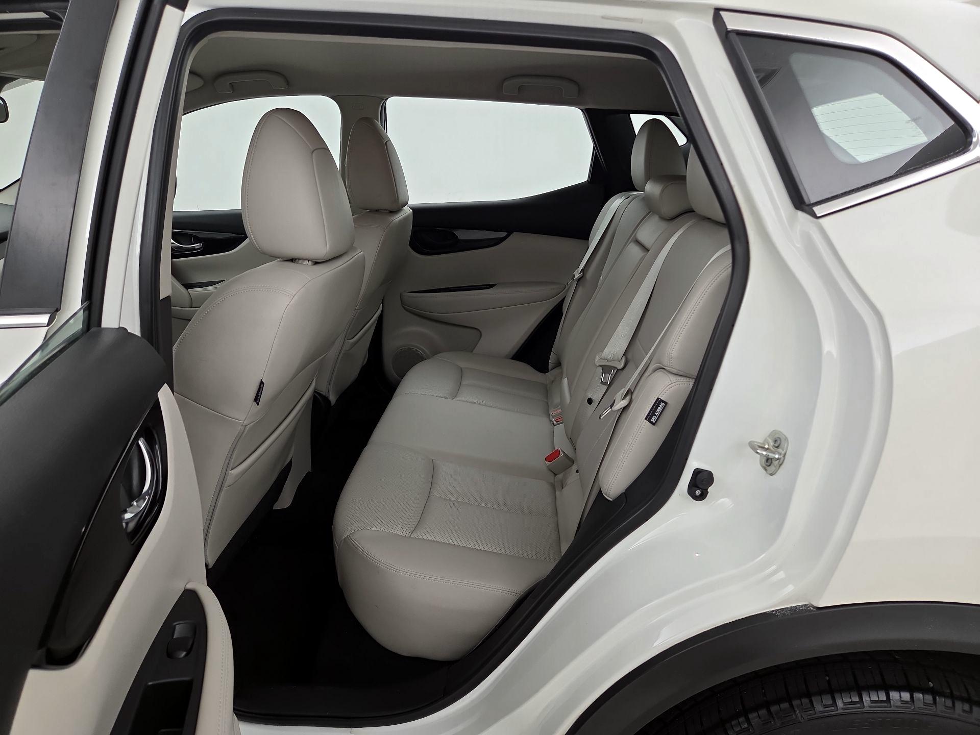 Thumbnail: 2022 Nissan Rogue Sport - 19