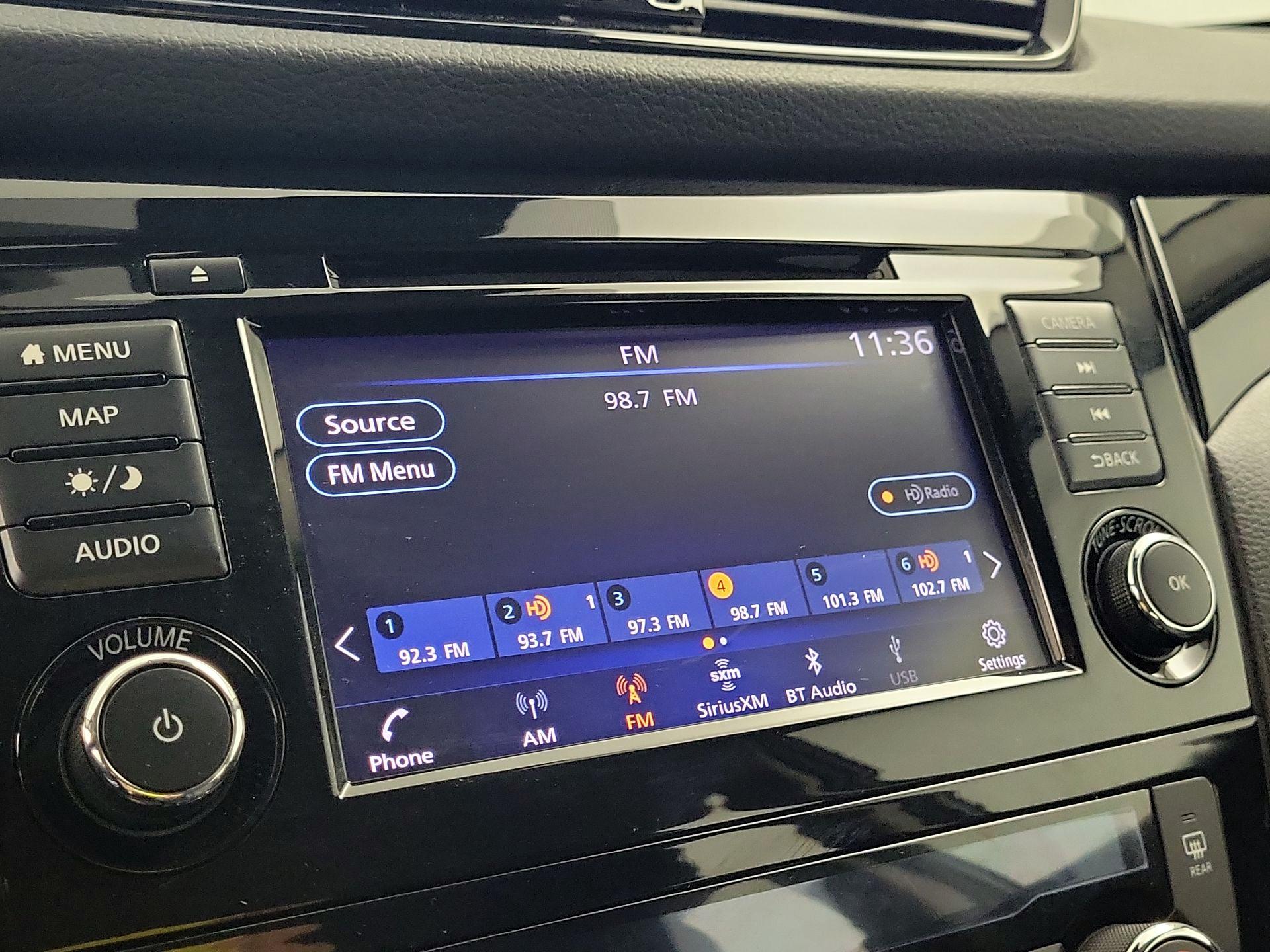 Thumbnail: 2022 Nissan Rogue Sport - 16