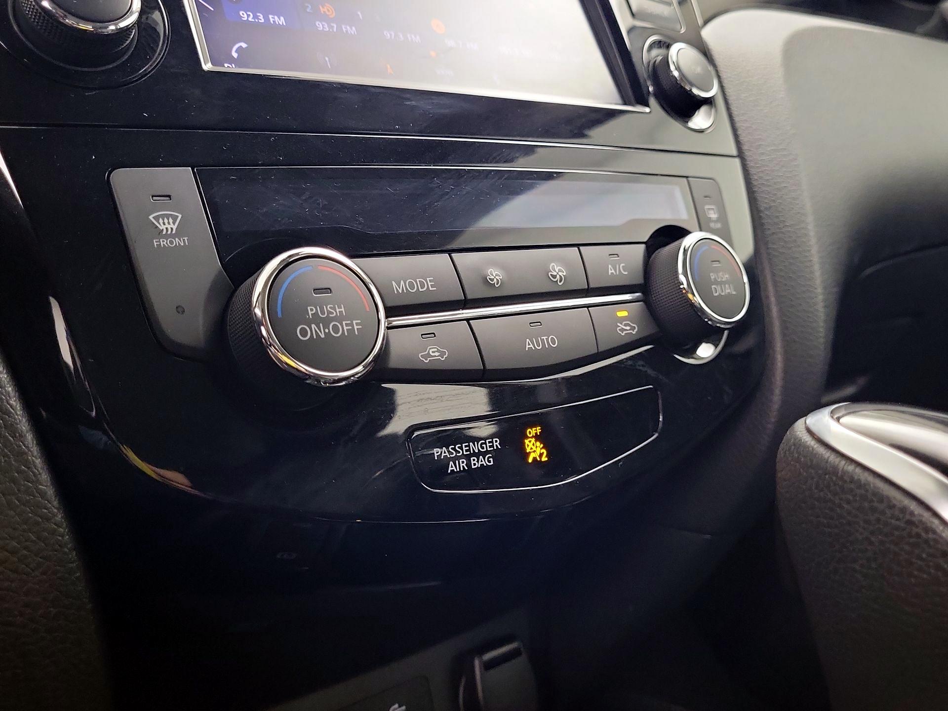 Thumbnail: 2022 Nissan Rogue Sport - 17