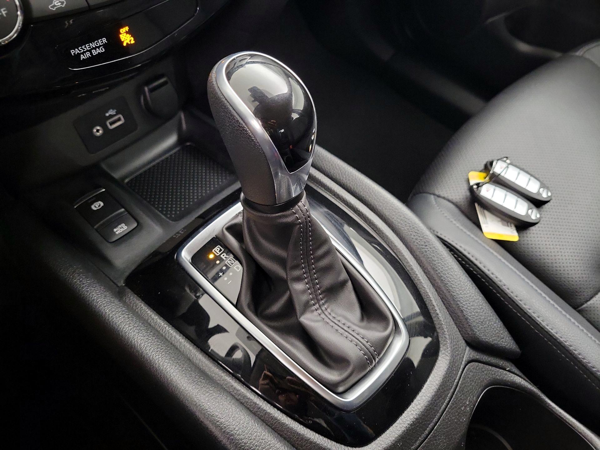 Thumbnail: 2022 Nissan Rogue Sport - 18