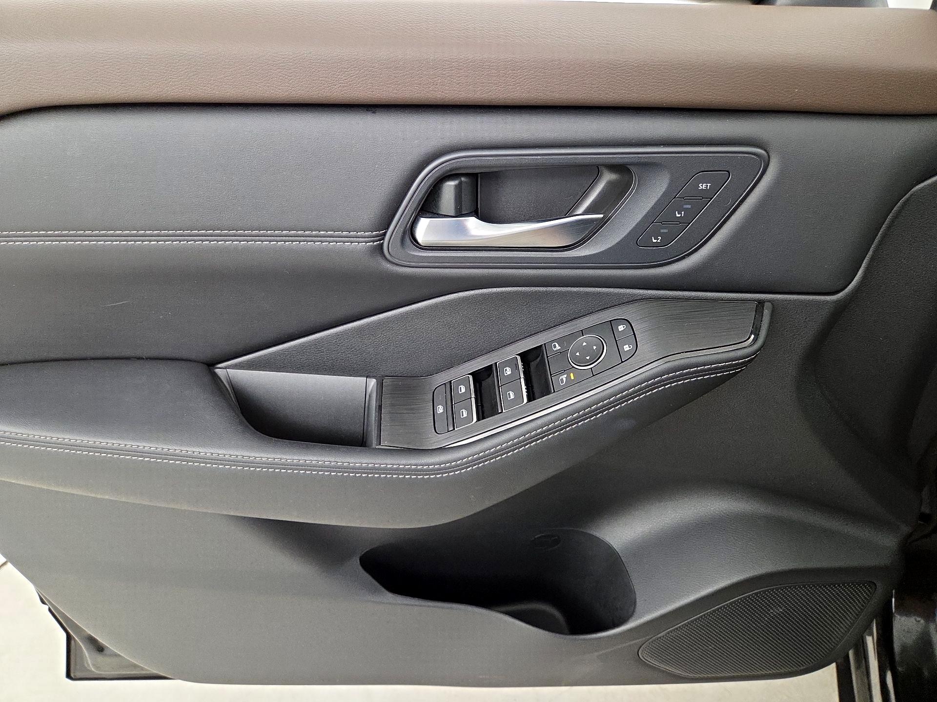 Thumbnail: 2023 Nissan Rogue - 12