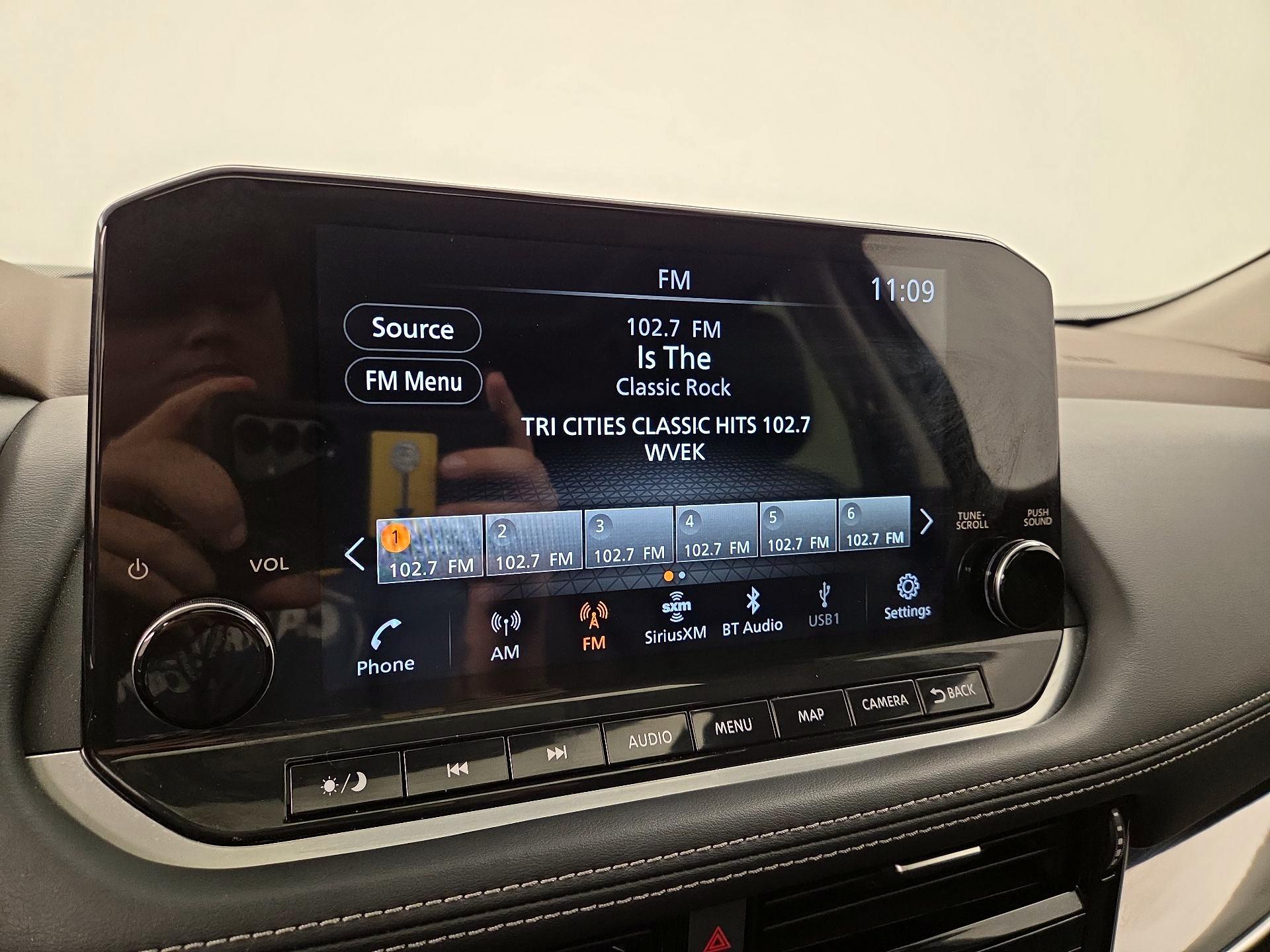 Thumbnail: 2023 Nissan Rogue - 16