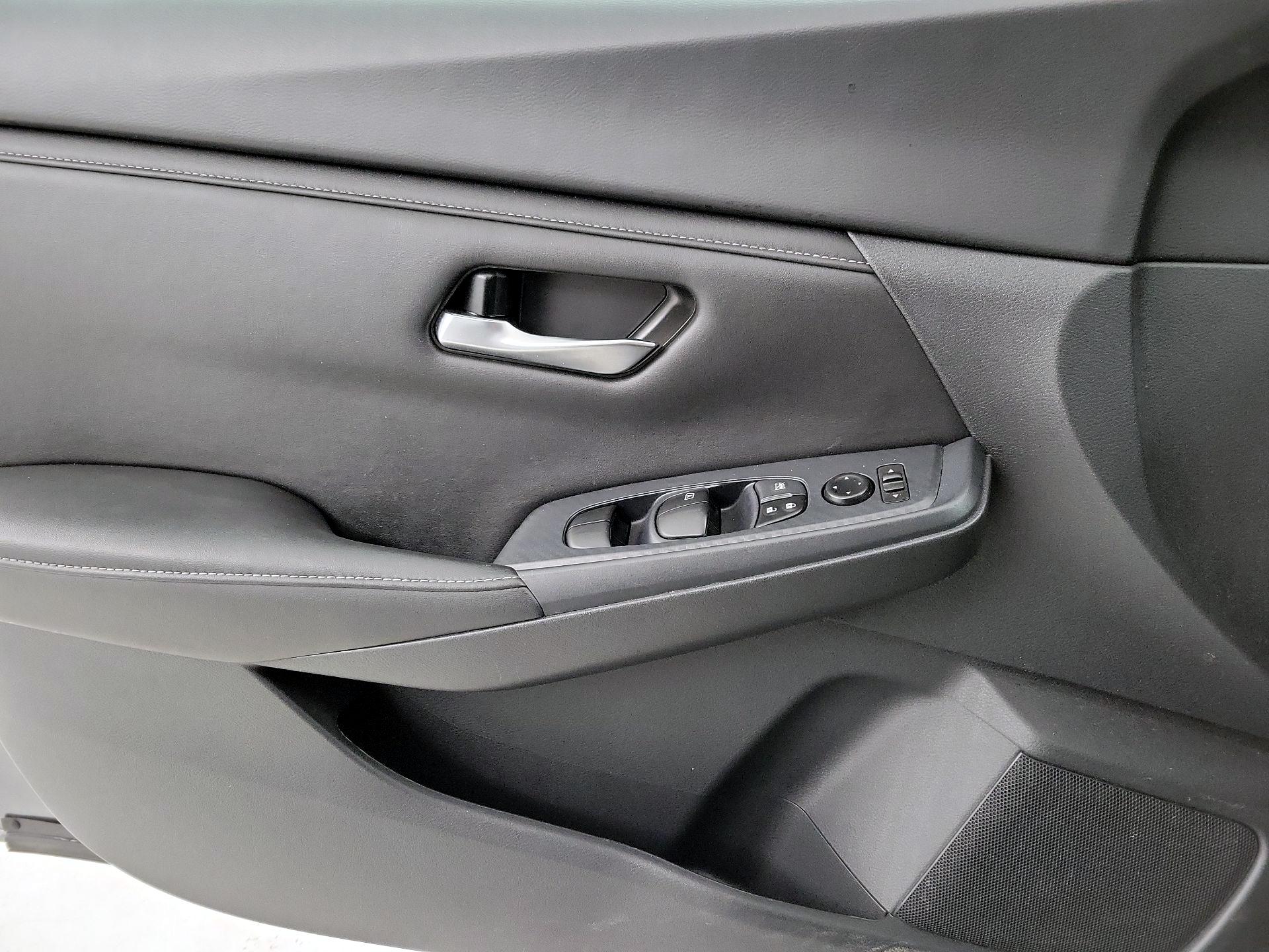 Thumbnail: 2023 Nissan Sentra - 12