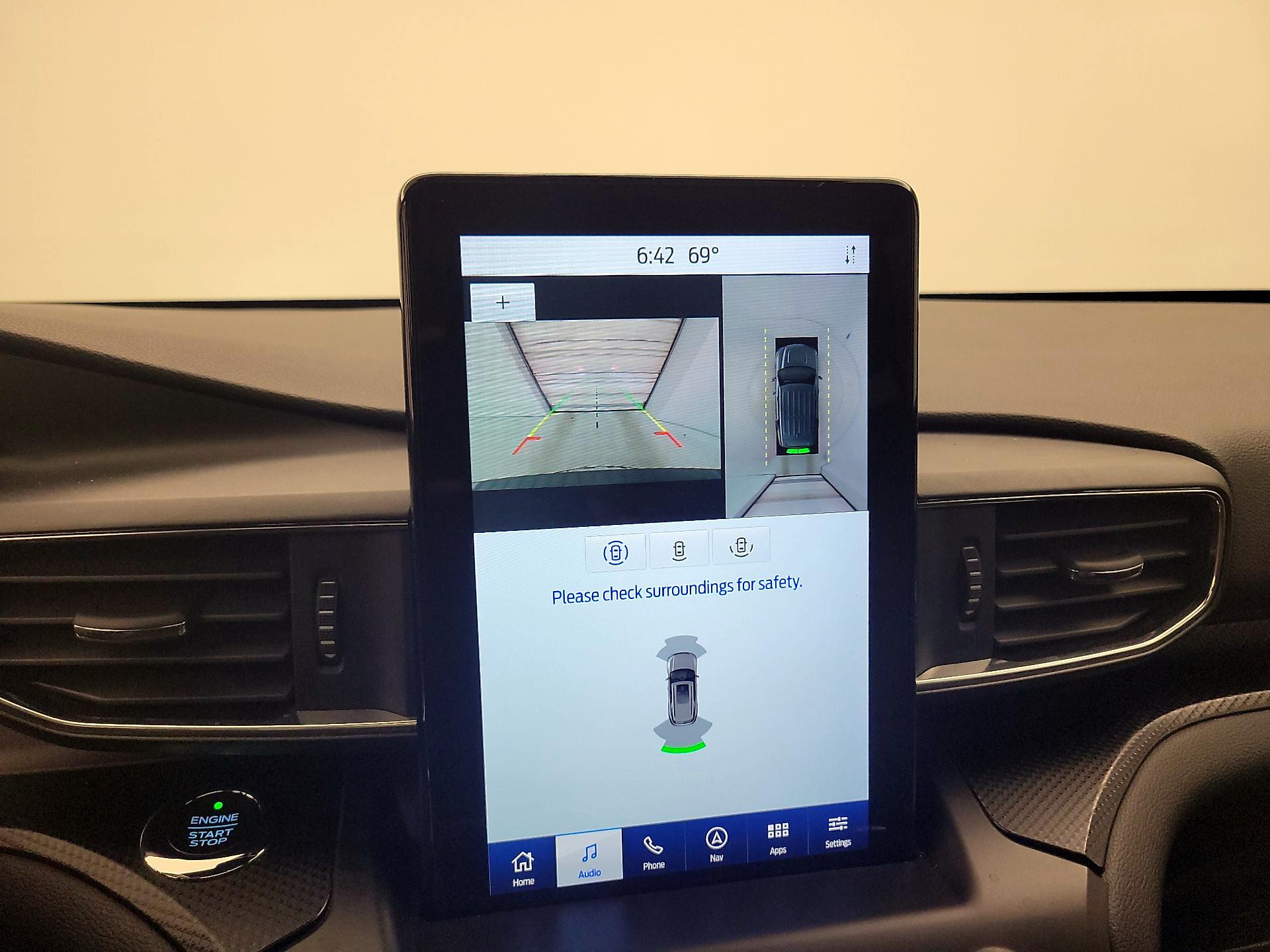 Thumbnail: 2020 Ford Explorer - 14