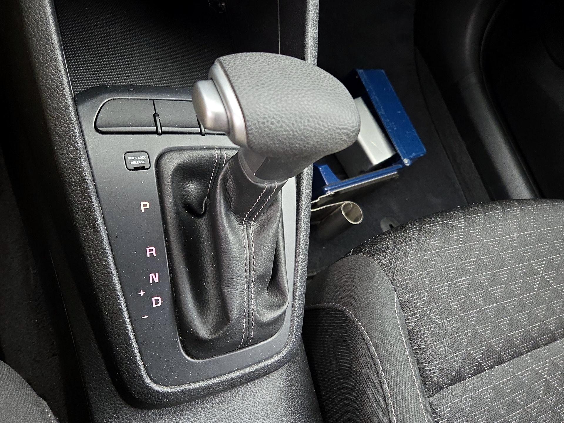 Thumbnail: 2023 Kia Rio - 17