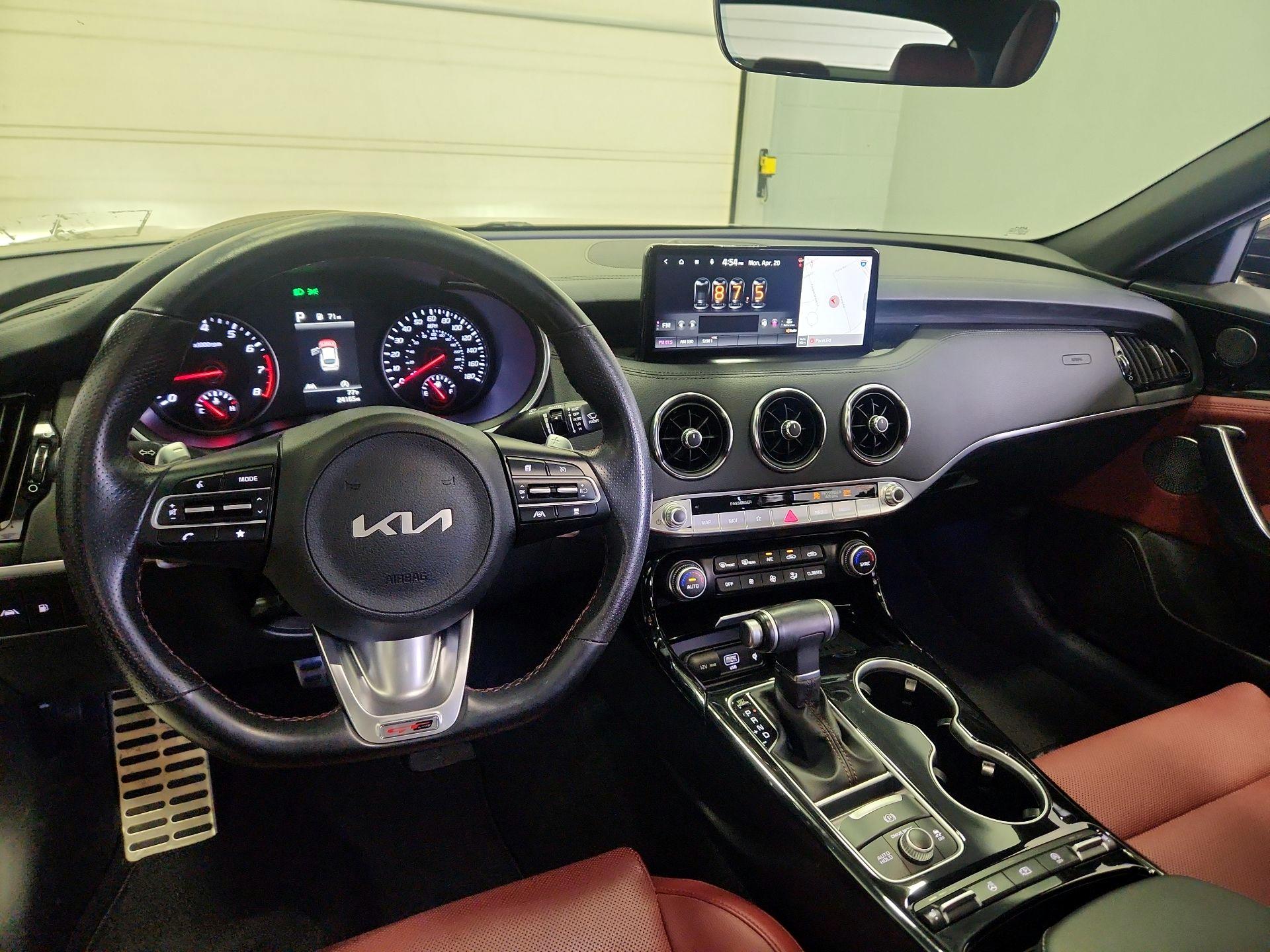 Thumbnail: 2022 Kia Stinger - 9