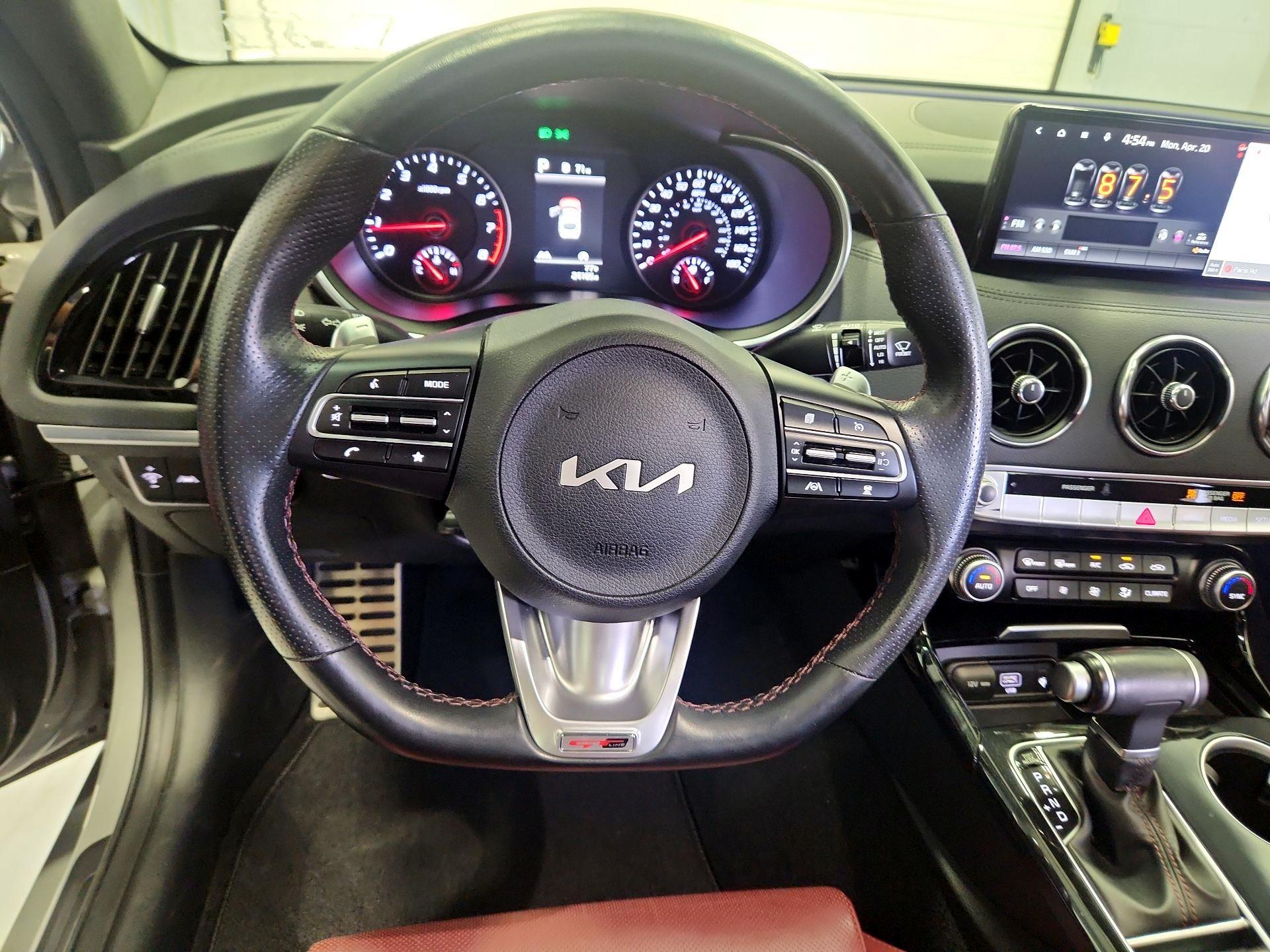 Thumbnail: 2022 Kia Stinger - 10