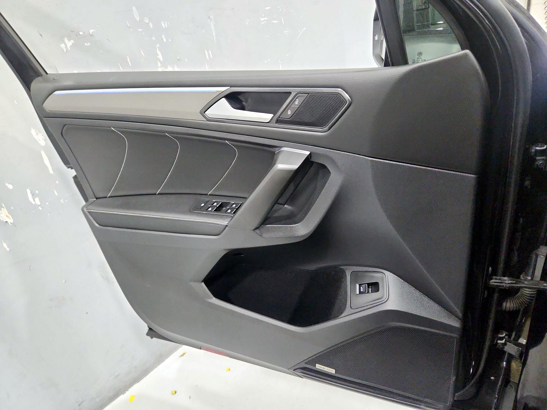 Thumbnail: 2022 Volkswagen Tiguan - 12