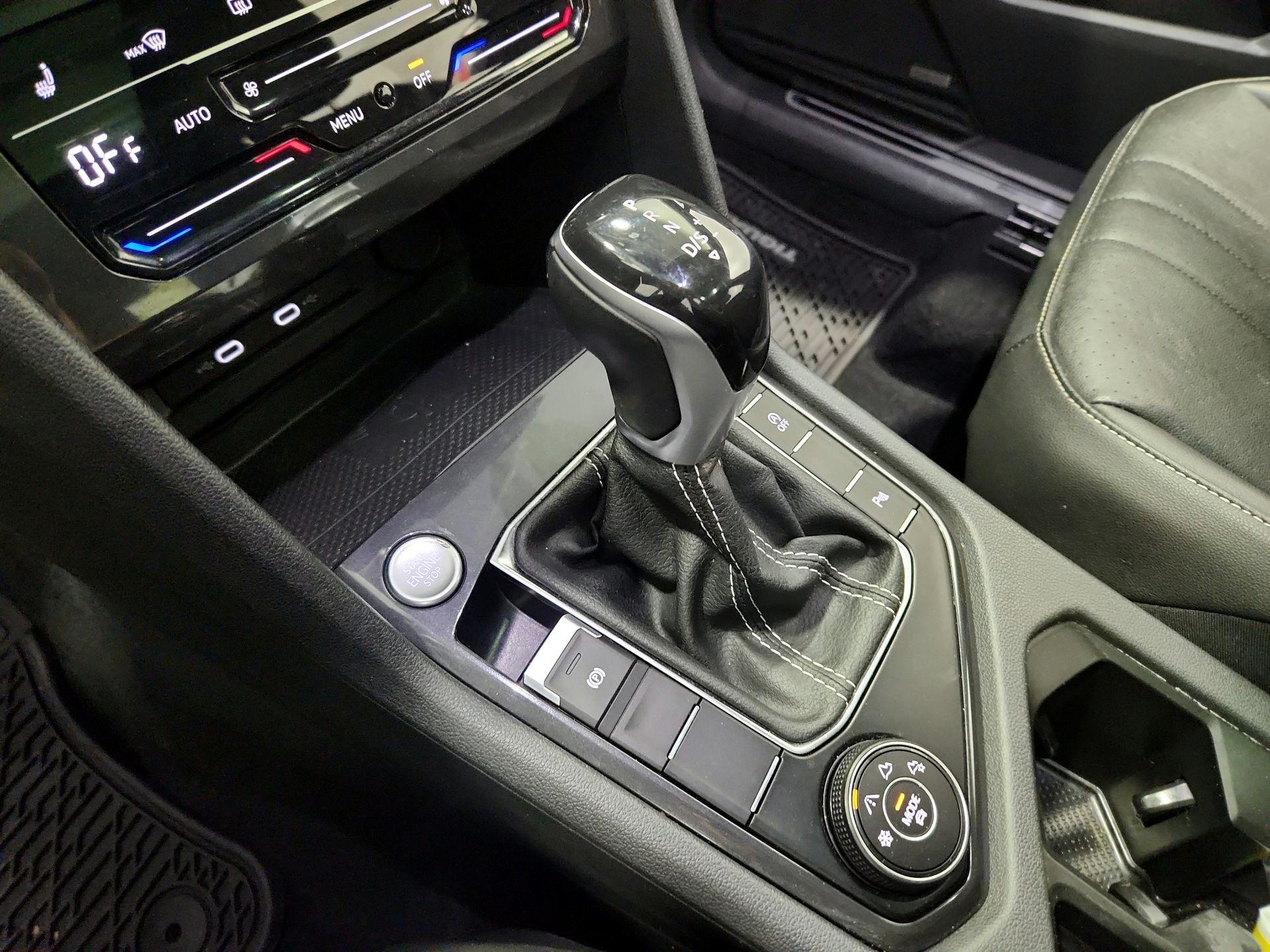 Thumbnail: 2022 Volkswagen Tiguan - 17