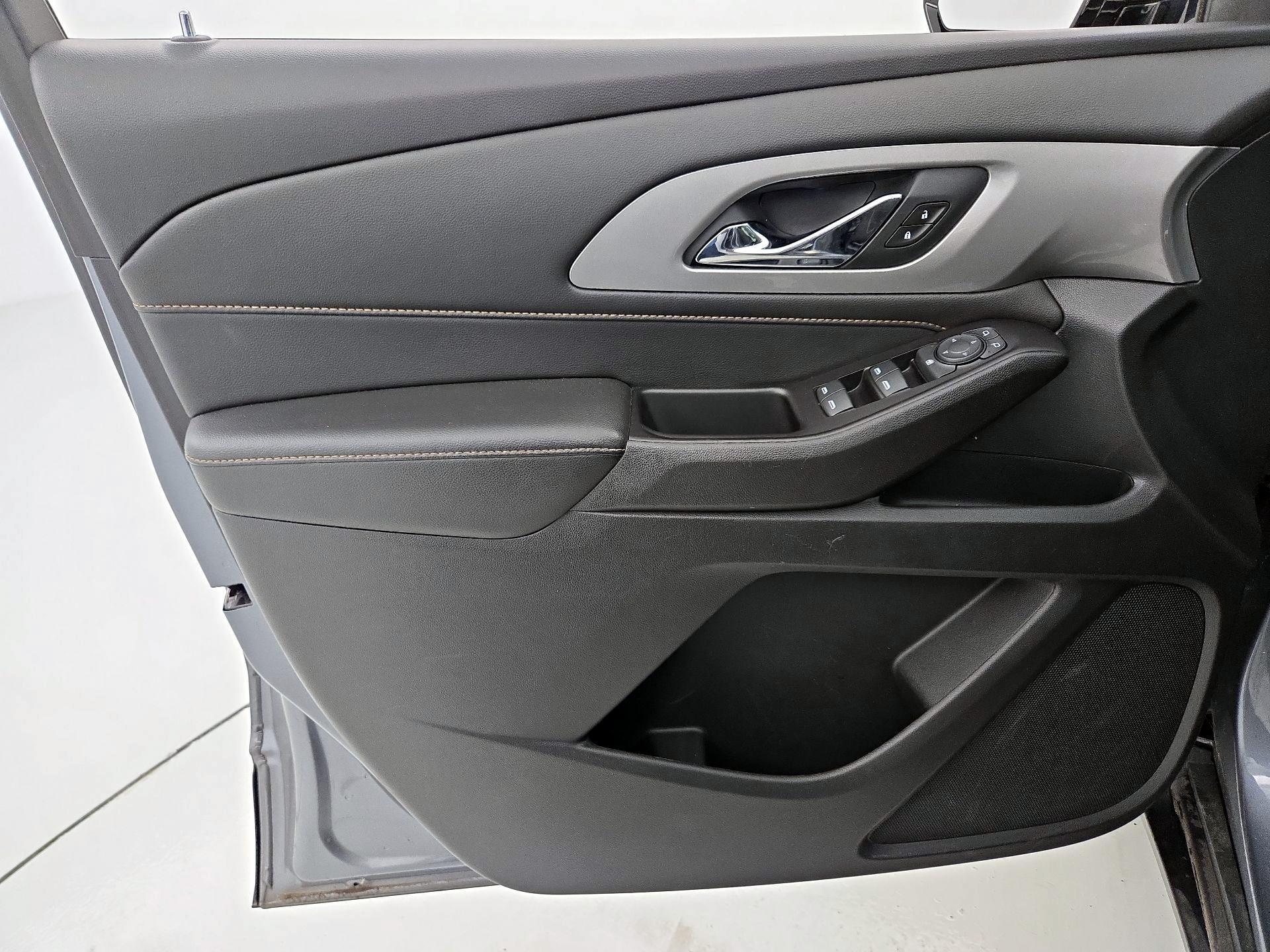 Thumbnail: 2020 Chevrolet Traverse - 12