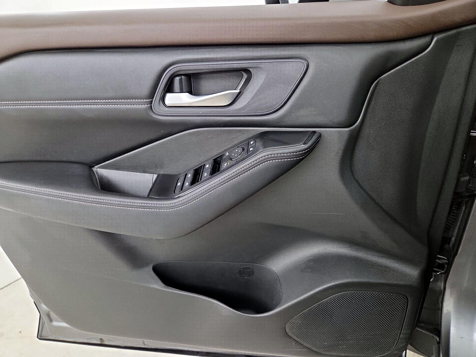 Thumbnail: 2023 Nissan Rogue - 12