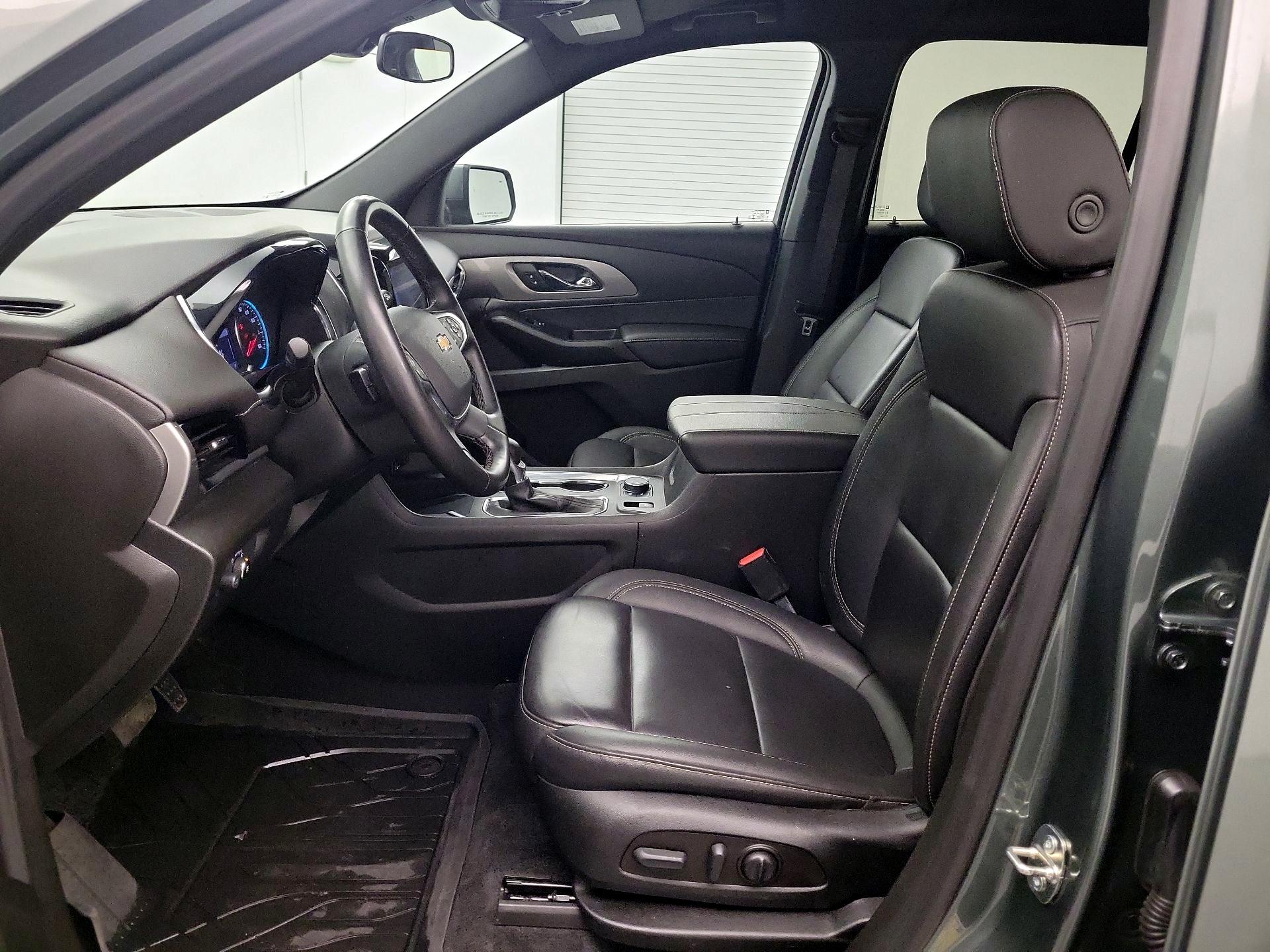 Thumbnail: 2023 Chevrolet Traverse - 11