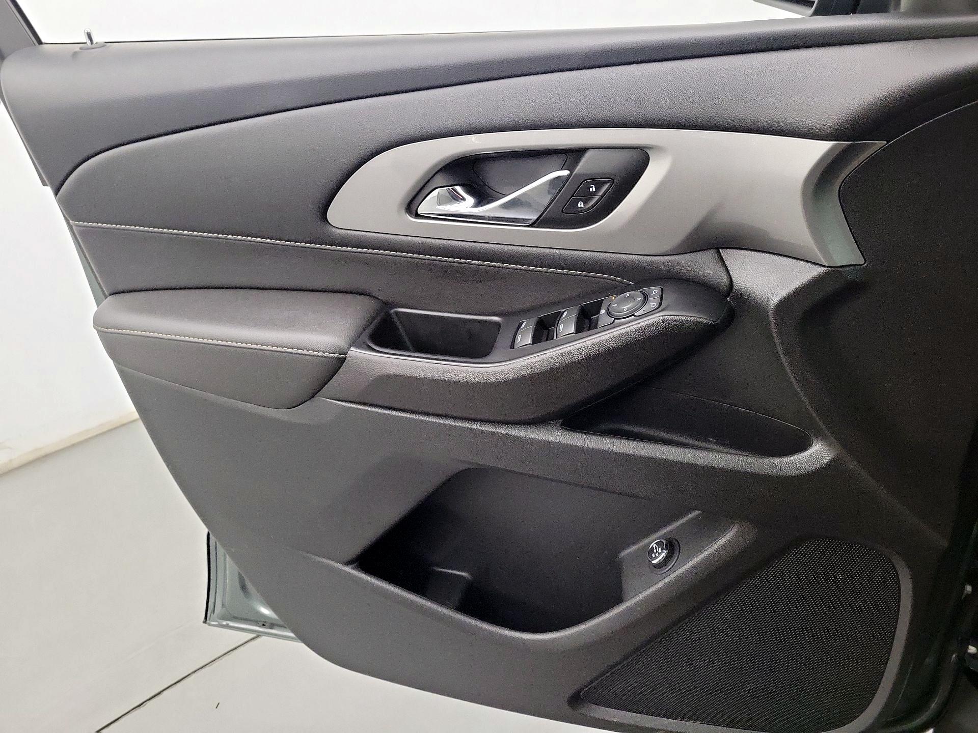 Thumbnail: 2023 Chevrolet Traverse - 12