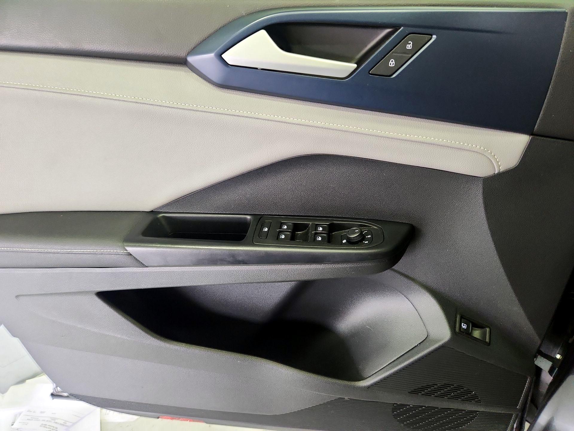 Thumbnail: 2024 Volkswagen Taos - 12