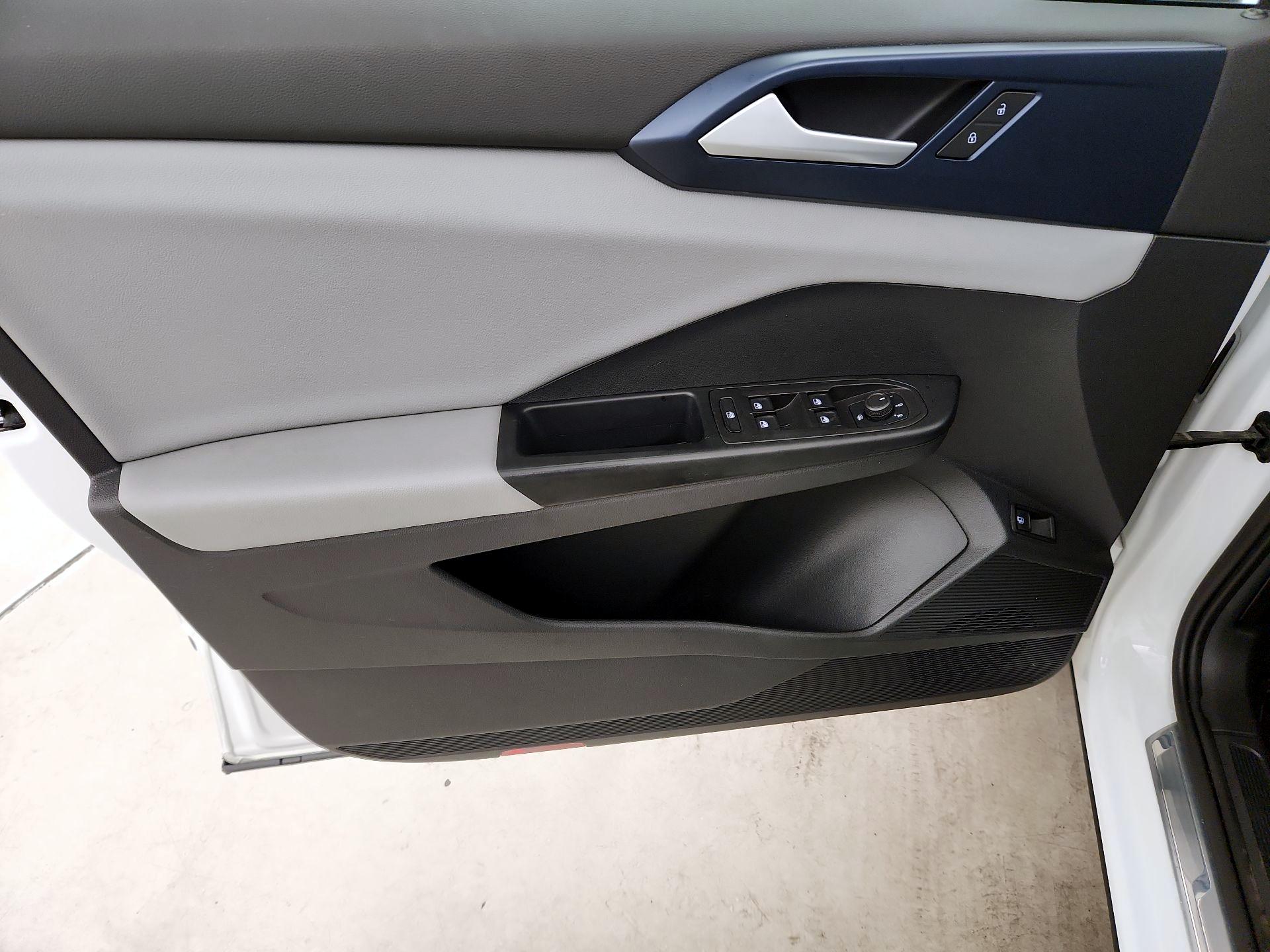 Thumbnail: 2022 Volkswagen Taos - 12