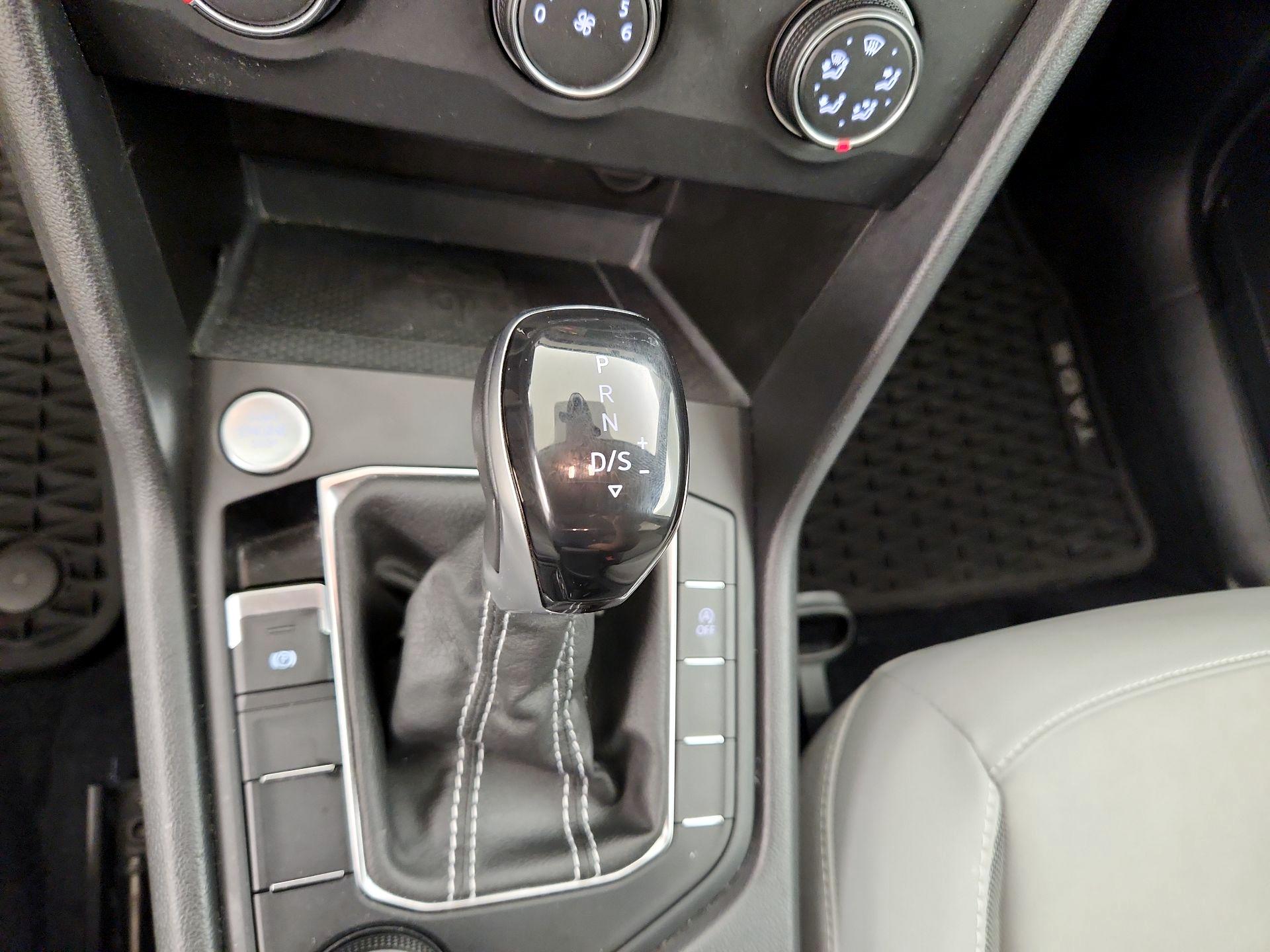 Thumbnail: 2022 Volkswagen Taos - 17