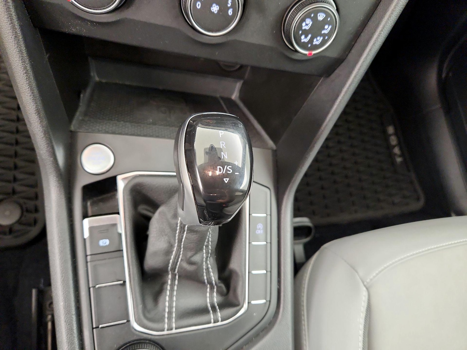 2022 Volkswagen Taos SE - Photo 18