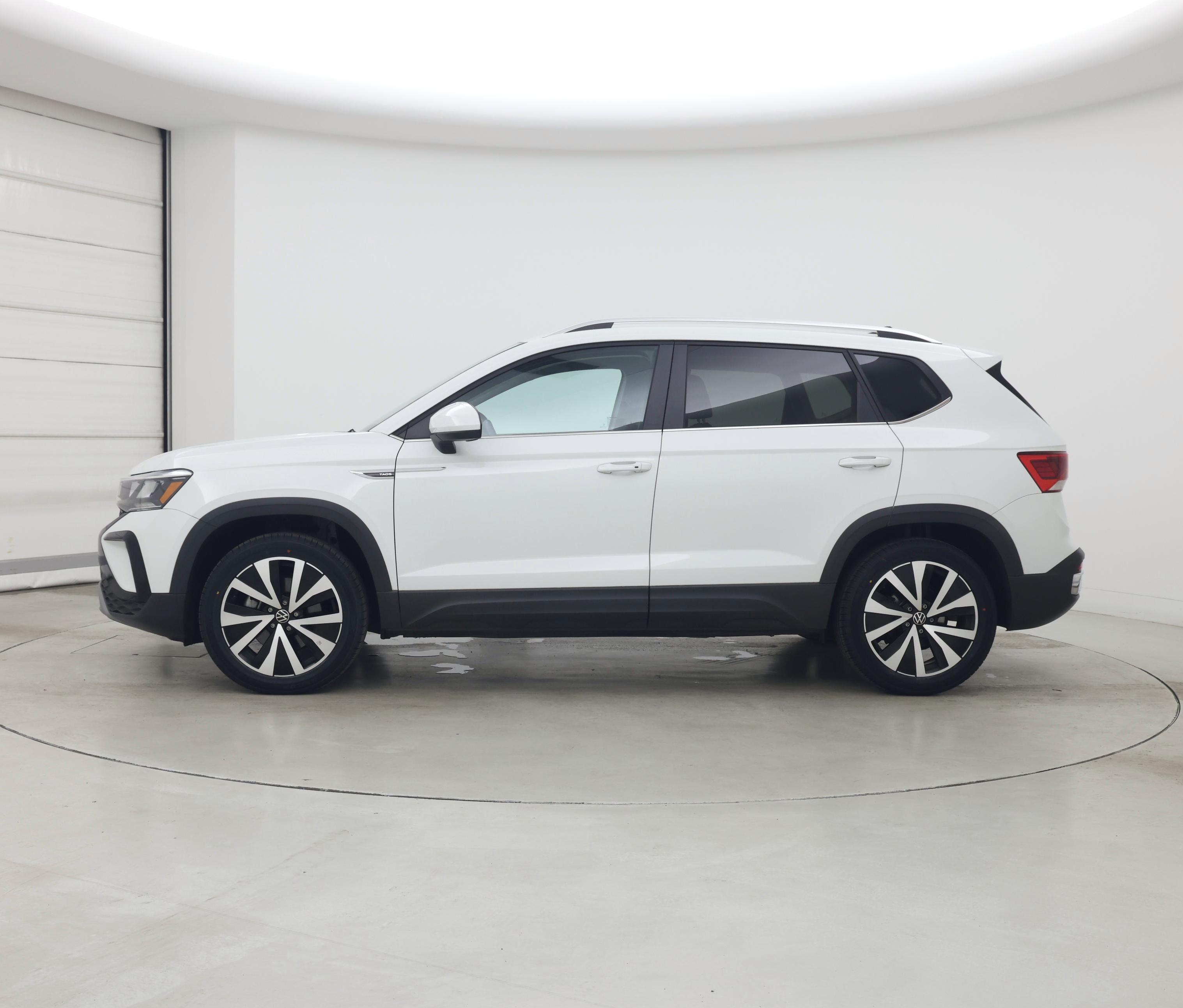 Thumbnail: 2022 Volkswagen Taos - 3