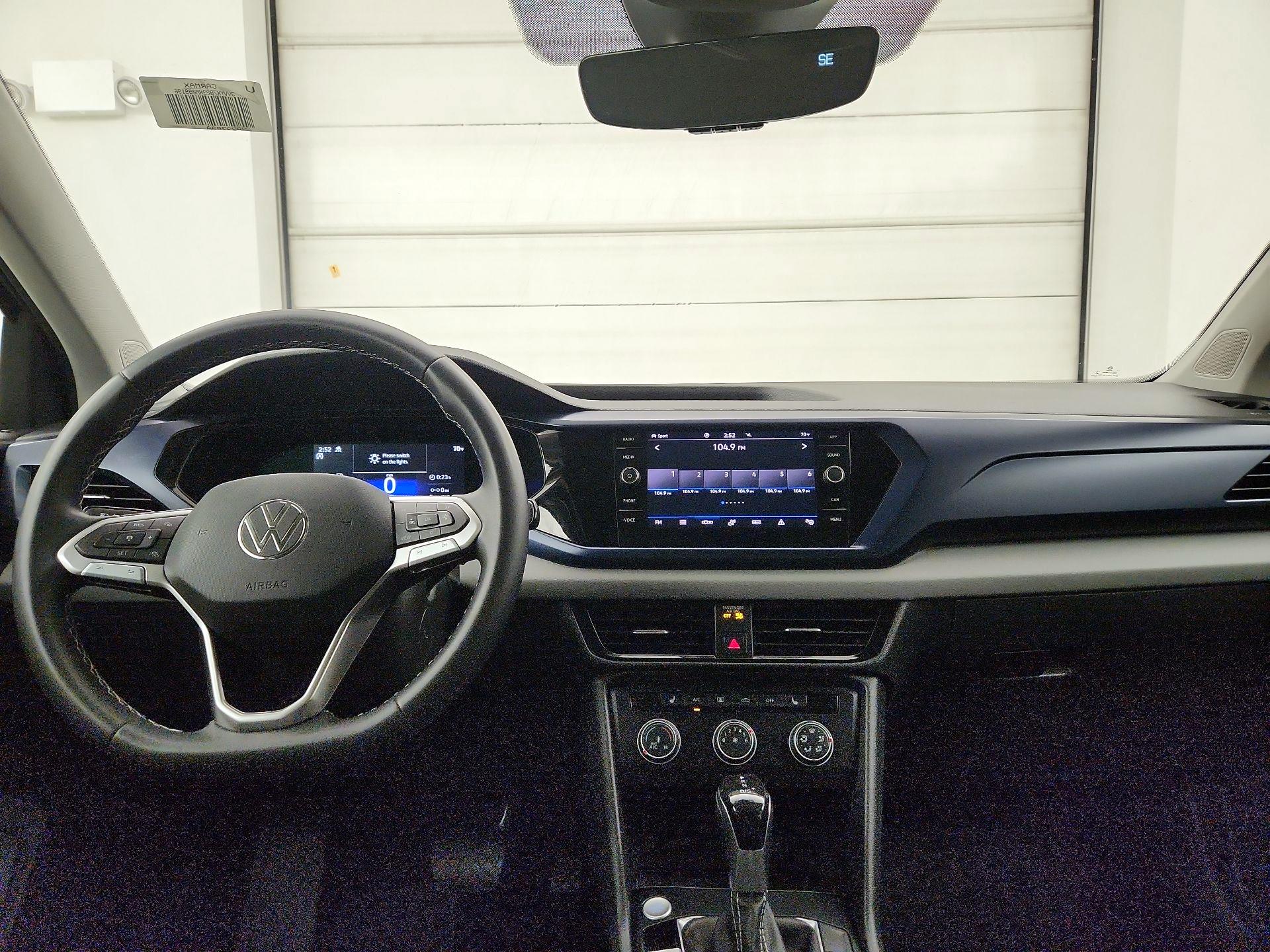 Thumbnail: 2022 Volkswagen Taos - 9