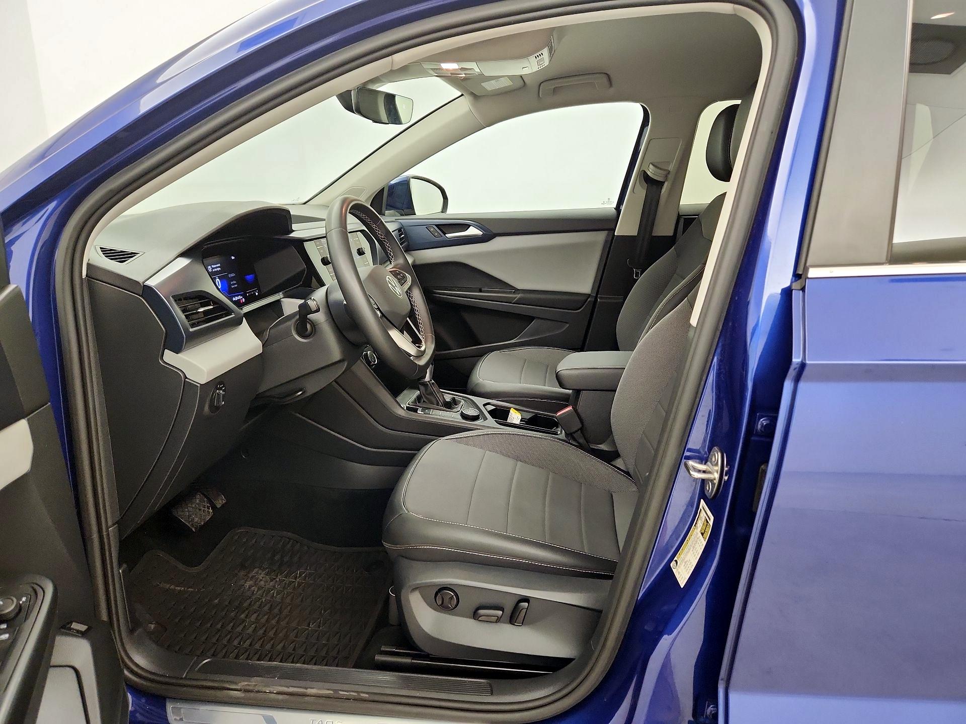 Thumbnail: 2022 Volkswagen Taos - 11