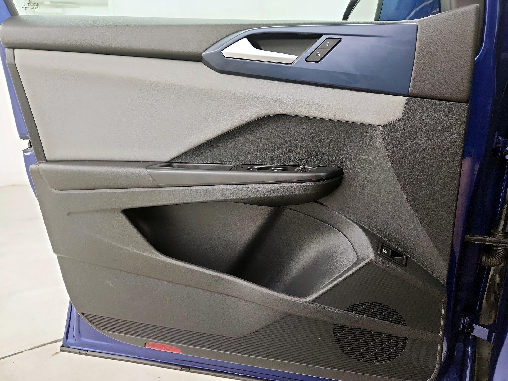 Thumbnail: 2022 Volkswagen Taos - 12